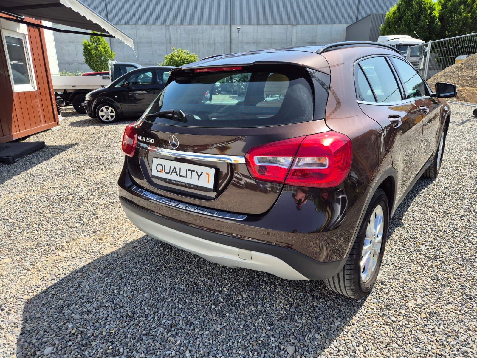 MERCEDES-BENZ GLA 250 Style 7G-DCT-image-4