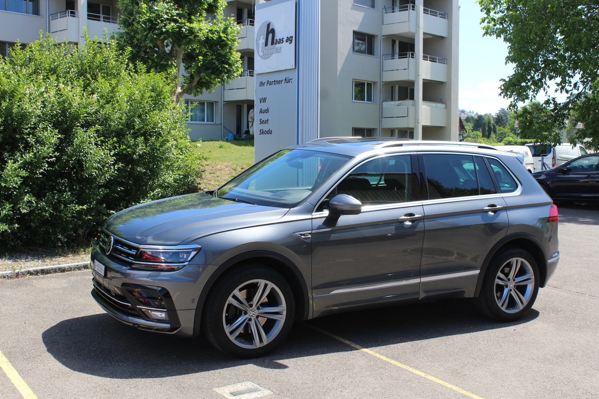 VW Tiguan 2.0TSI Highline 4Motion DSG-image-2