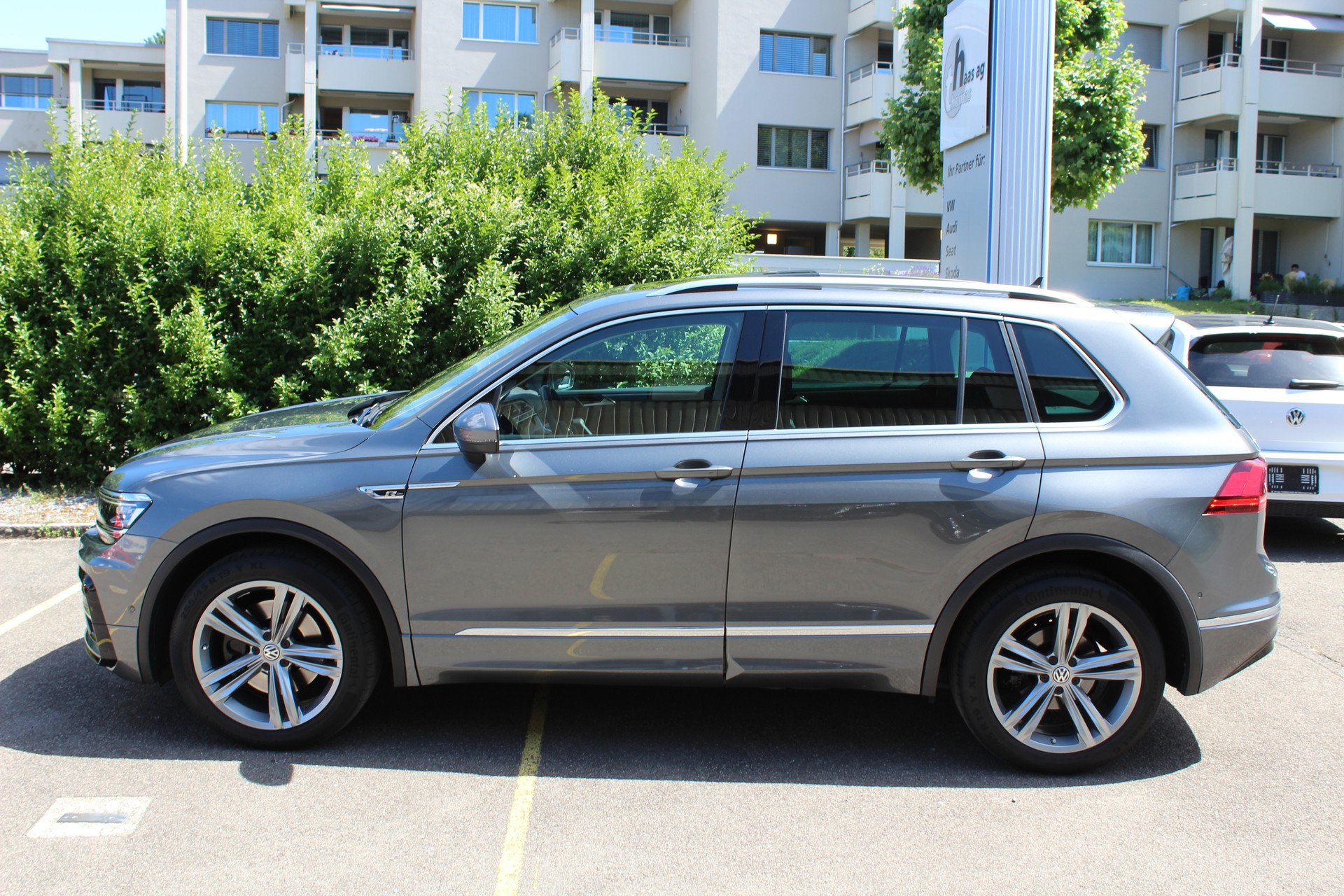 VW Tiguan 2.0TSI Highline 4Motion DSG-image-4