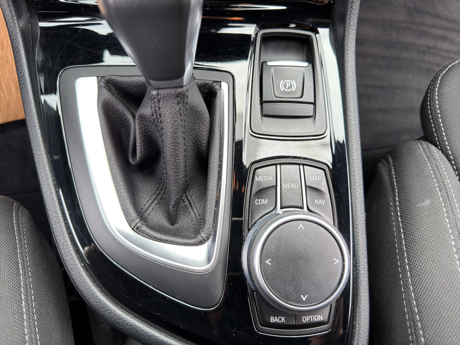 BMW 218d xDrive Active Tourer Steptronic-image-21