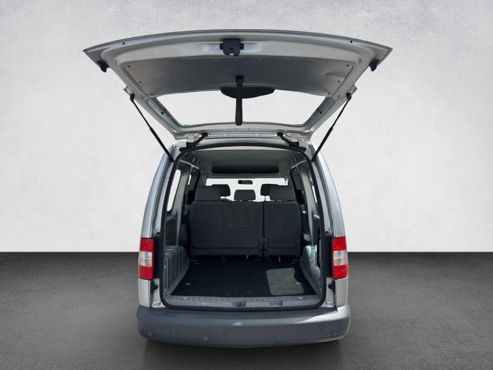 VW Caddy Maxi 1.9TDI-image-16