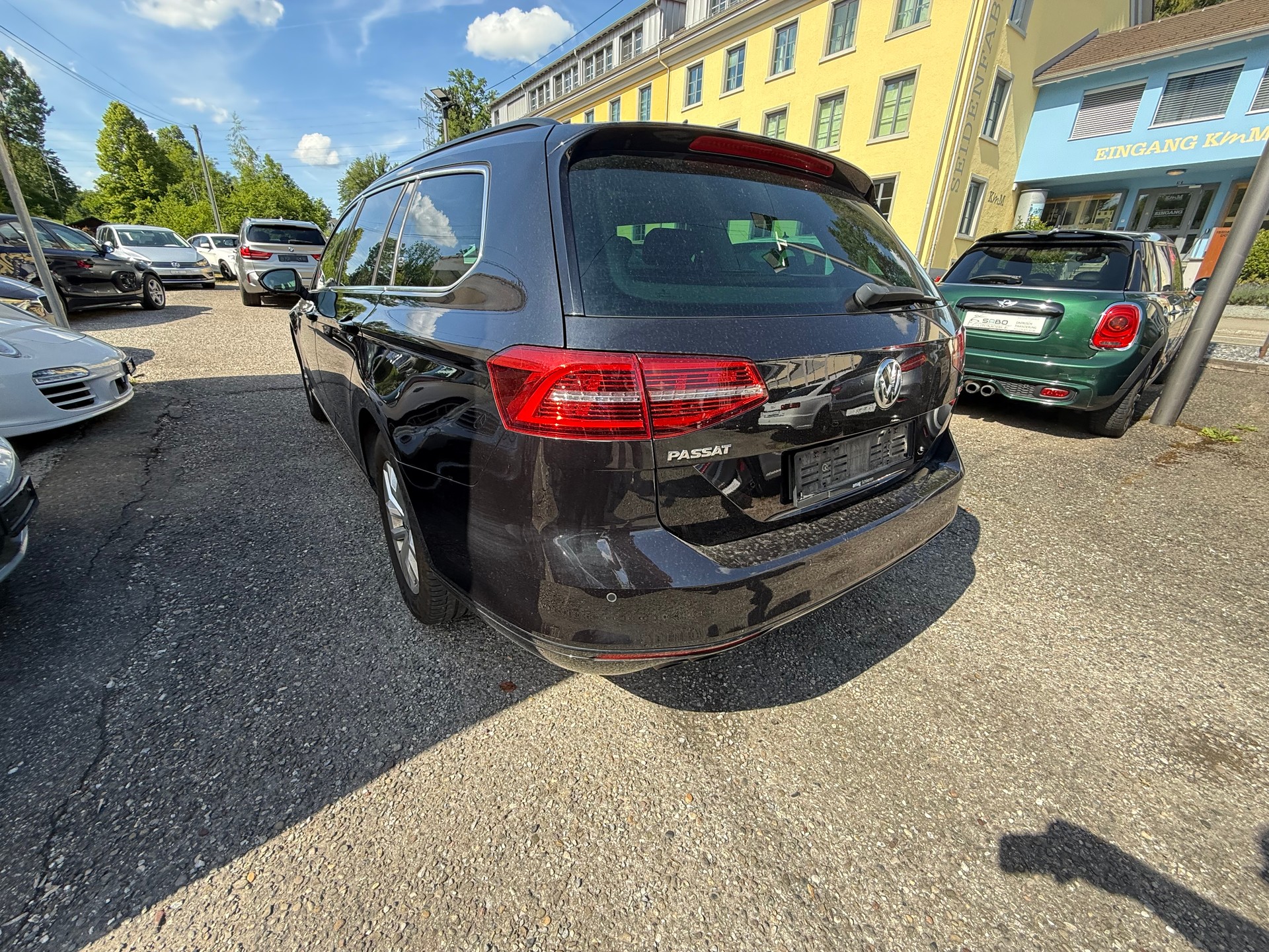 VW Passat Variant 2.0 TDI BMT Highline DSG 4Motion-image-12