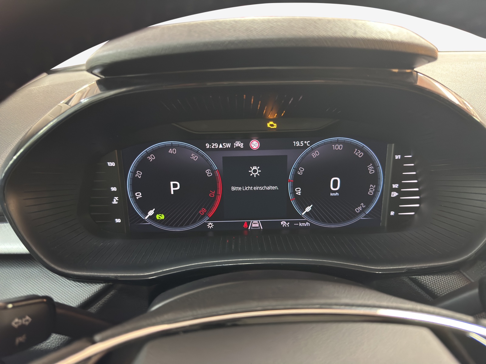SKODA Fabia 1.0 TSI Ambition DSG-image-13