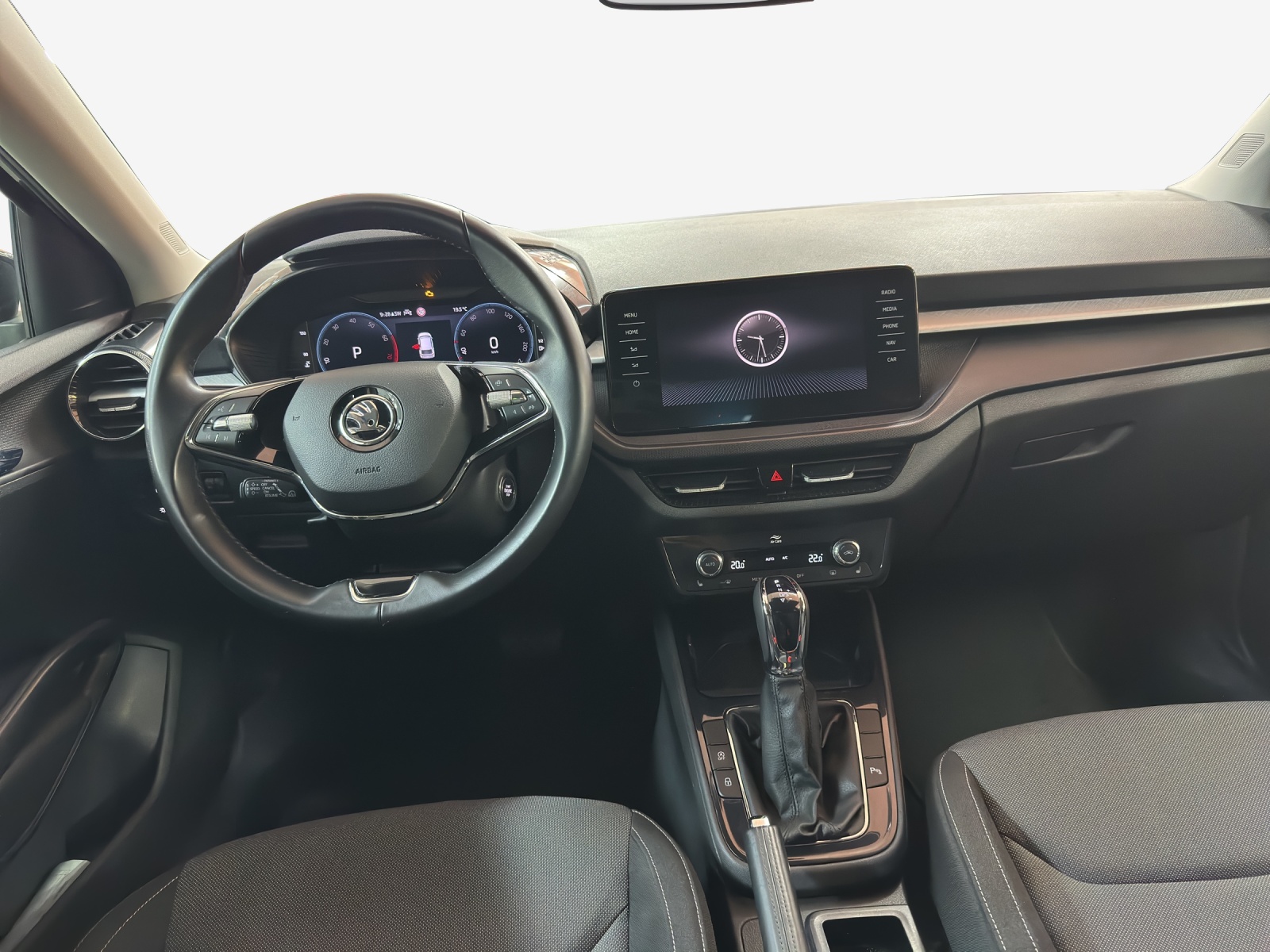 SKODA Fabia 1.0 TSI Ambition DSG-image-8