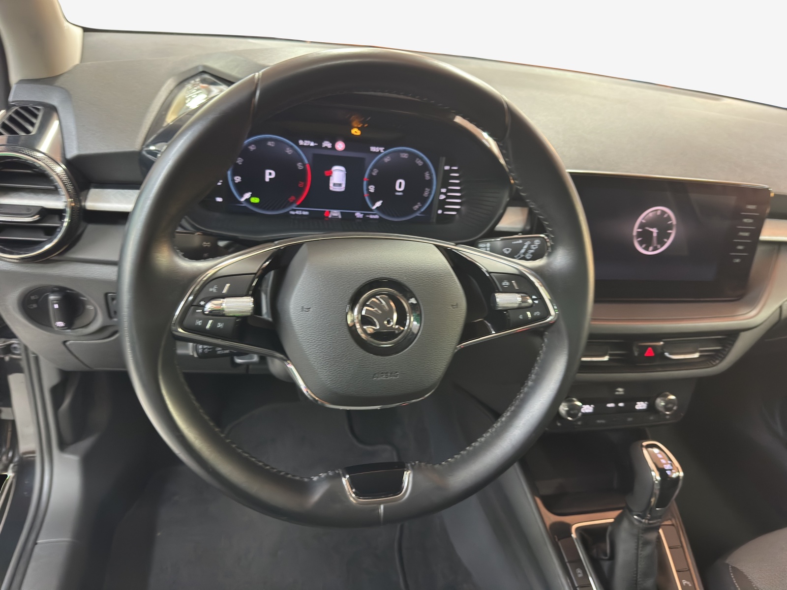 SKODA Fabia 1.0 TSI Ambition DSG-image-9