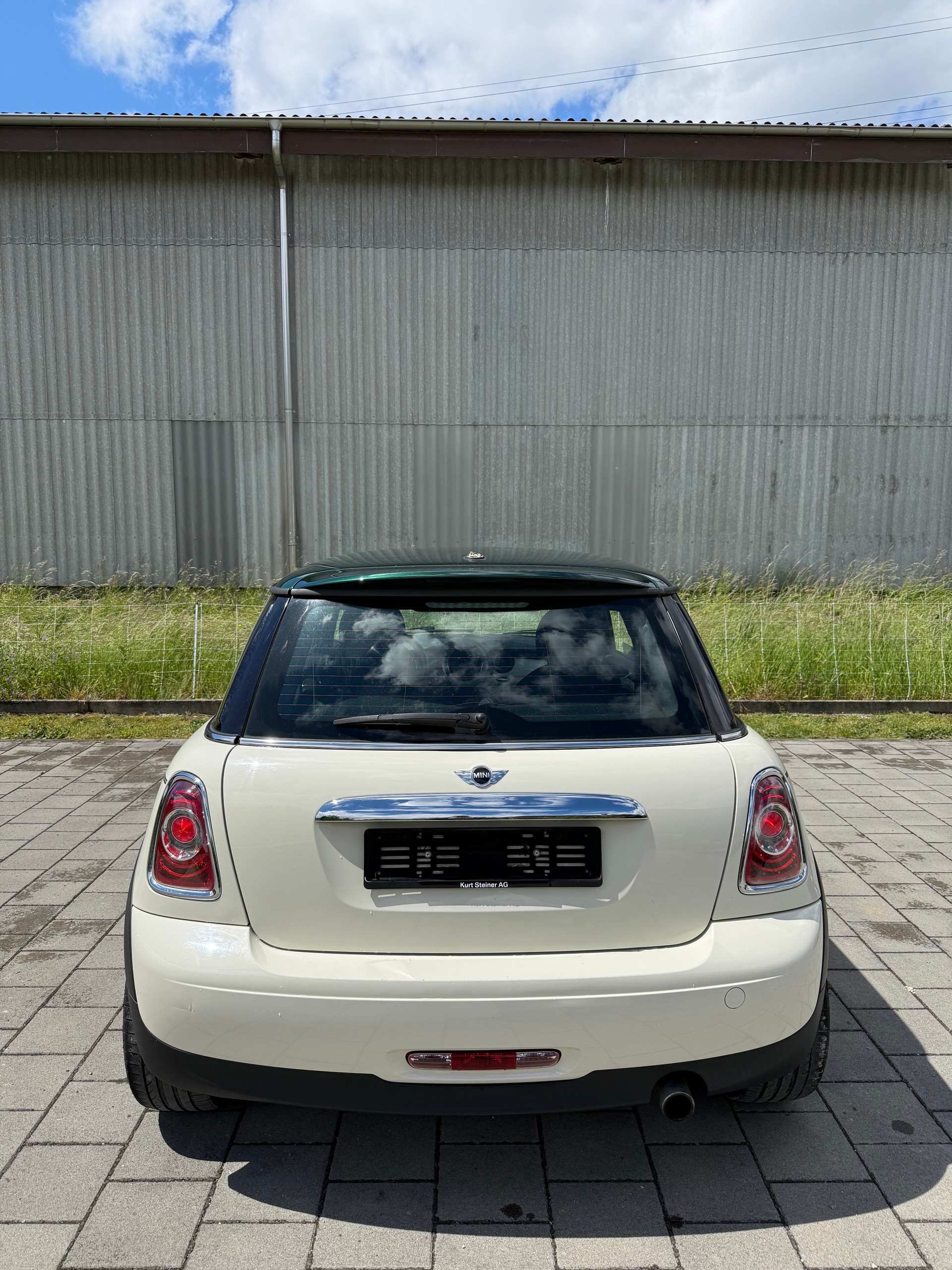 MINI 1.6i Cooper-image-3