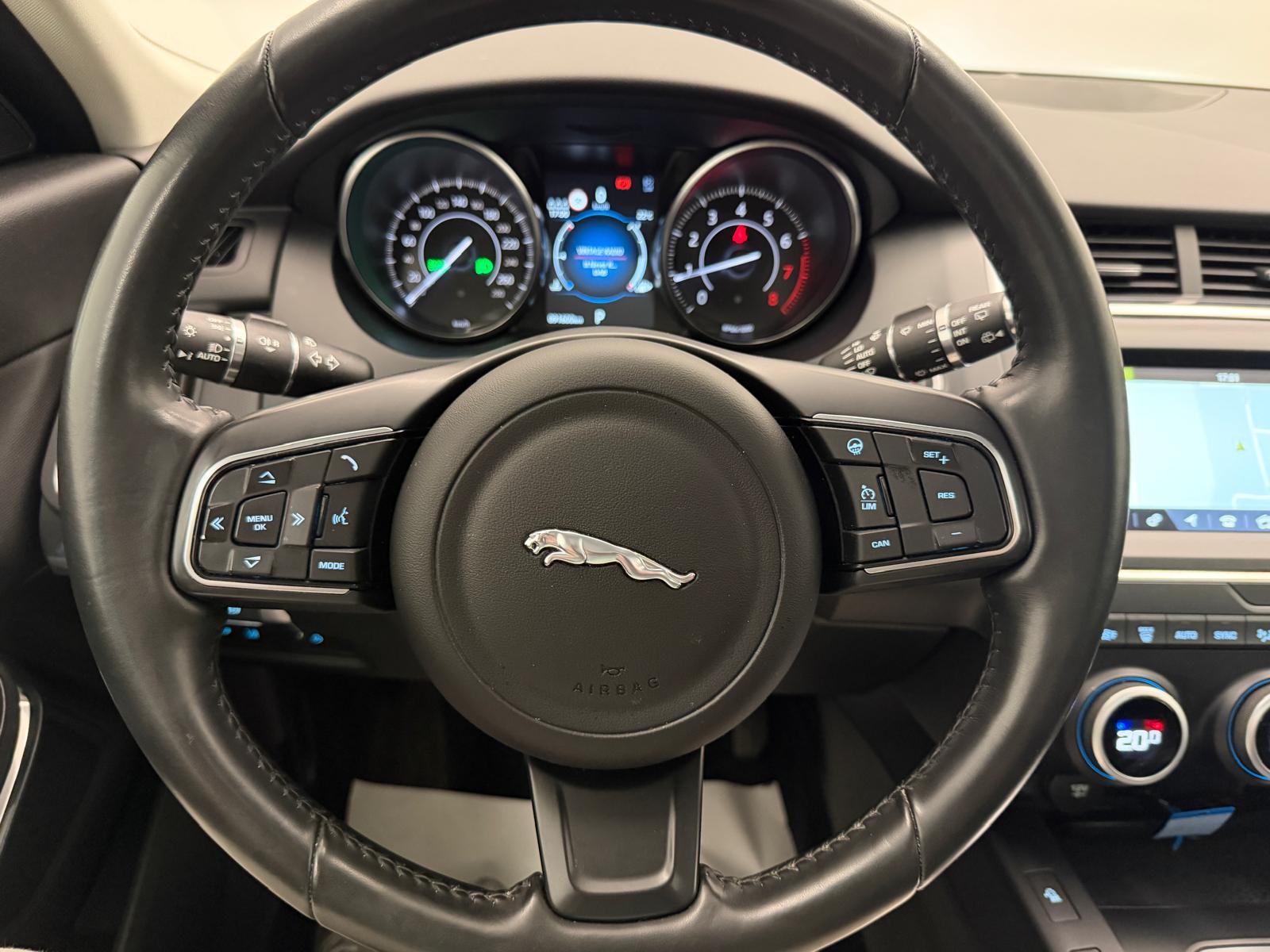 JAGUAR E-Pace 2.0 P200 S AWD Automatik-image-18