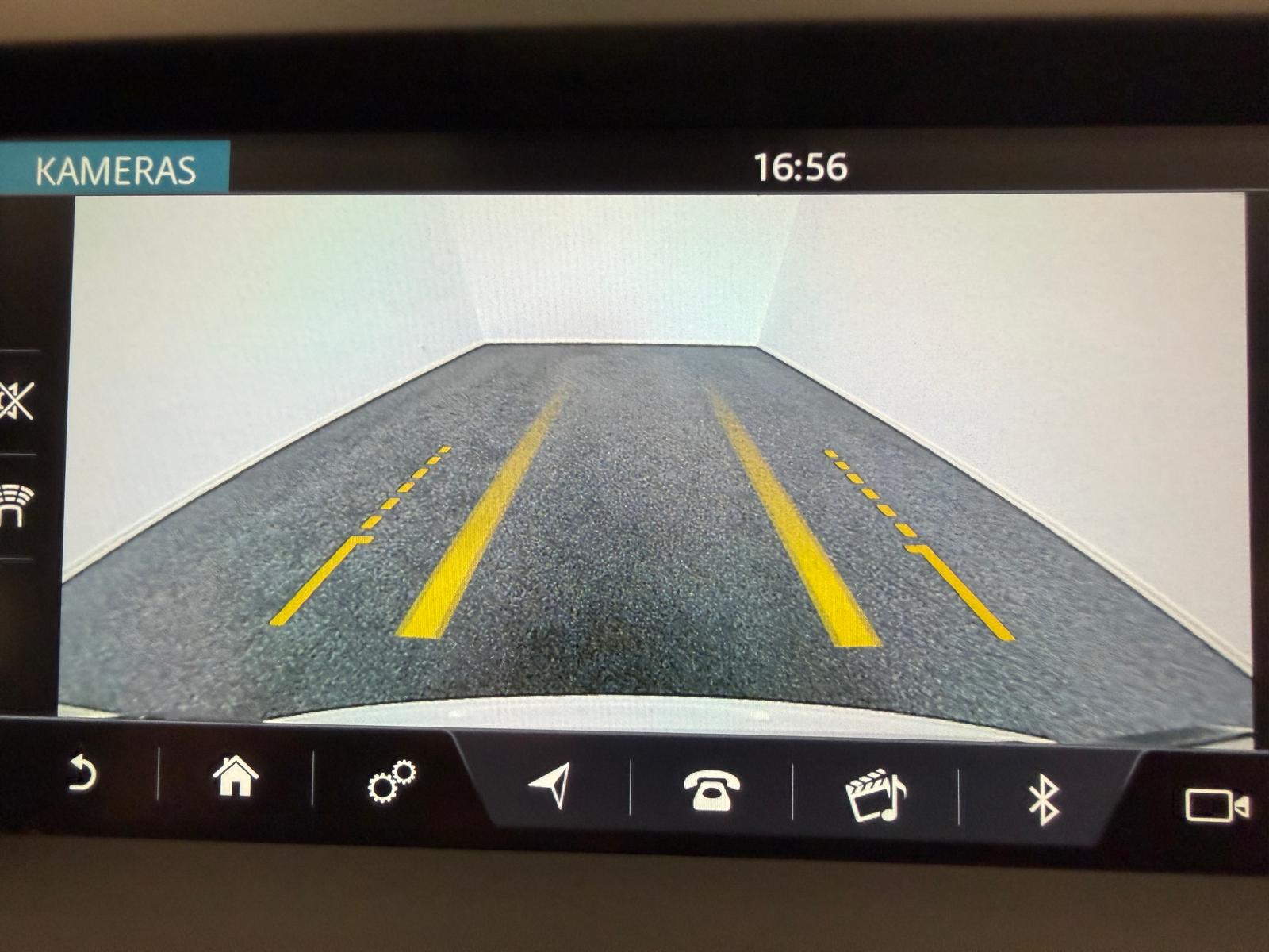 JAGUAR E-Pace 2.0 P200 S AWD Automatik-image-12