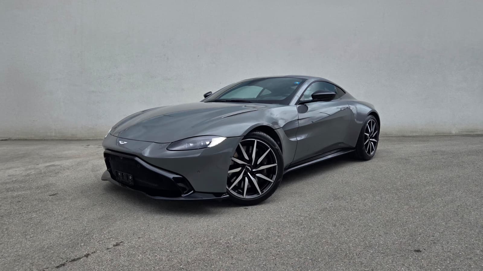 ASTON MARTIN V8 Vantage 4.0 Coupé-image-0