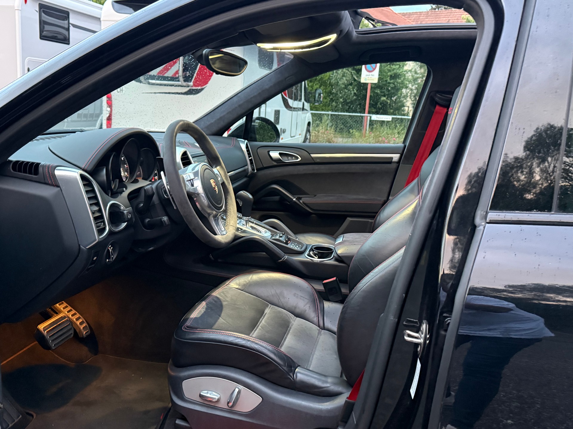 PORSCHE Cayenne GTS-image-12