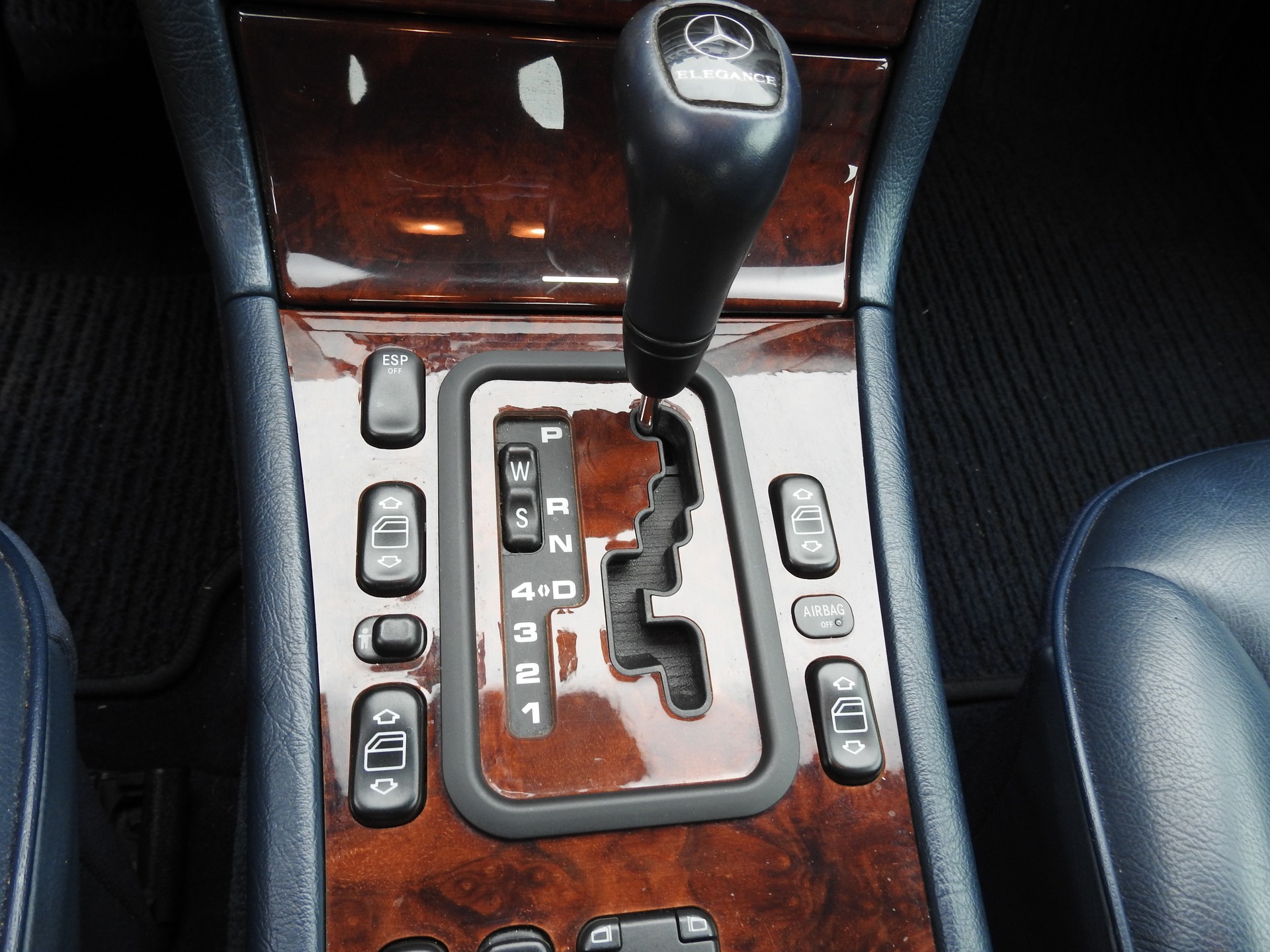 MERCEDES-BENZ E 430 Elégance Automatic-image-19