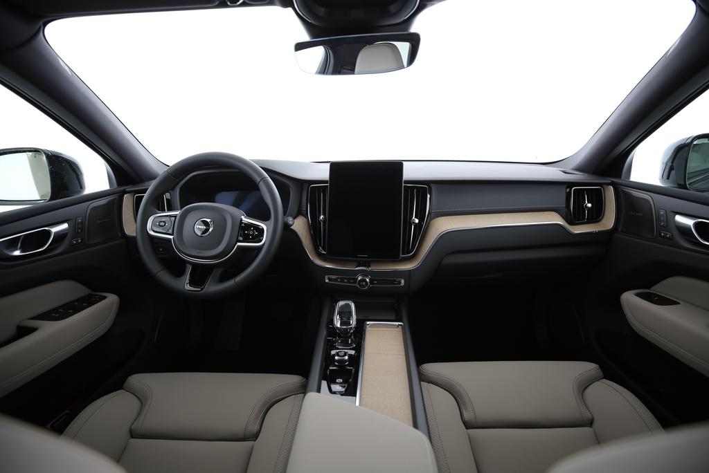 VOLVO XC60 2.0 T6 TE Ultra Dark eAWD-image-6