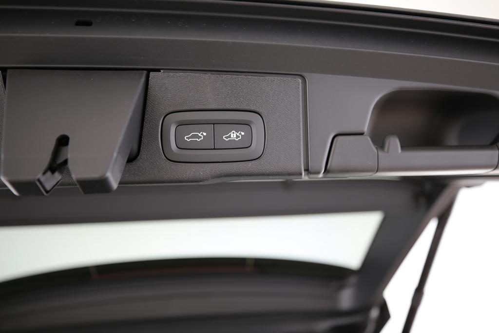 VOLVO XC60 2.0 T6 TE Ultra Dark eAWD-image-10