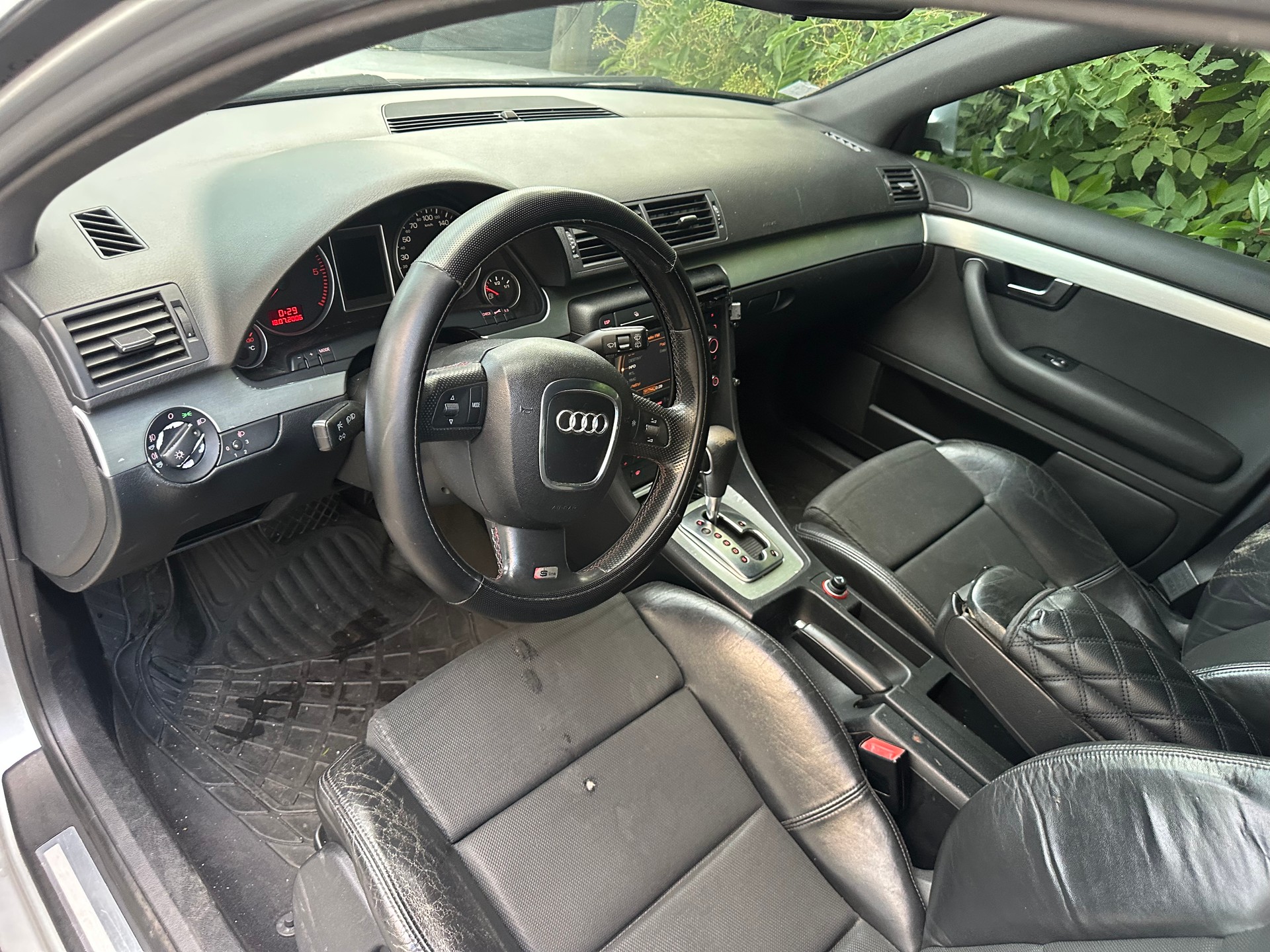 AUDI A4 Avant 2.0 TDI multitronic-image-9
