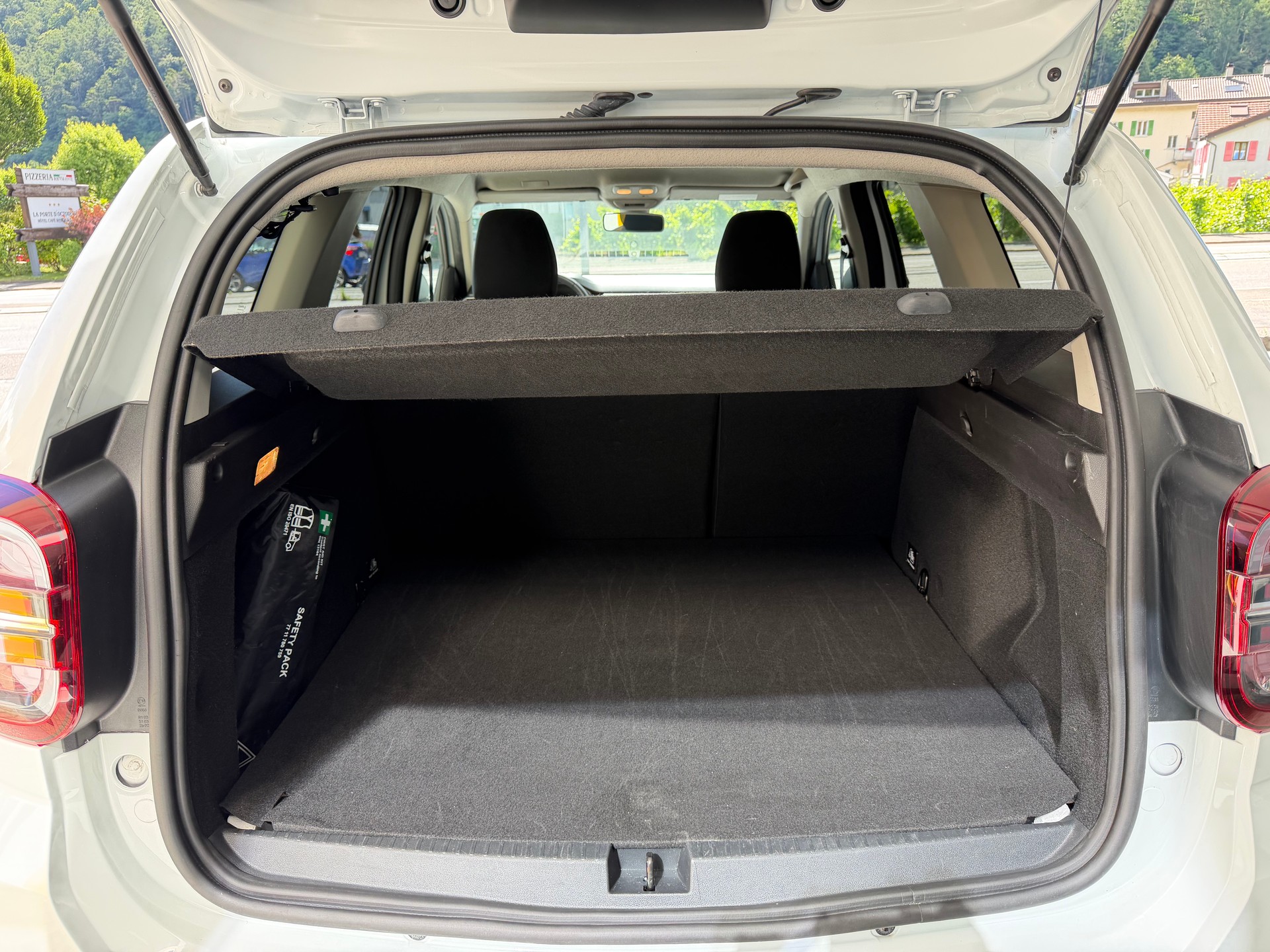 DACIA Duster Blue dCi 115 Journey 4x4-image-8