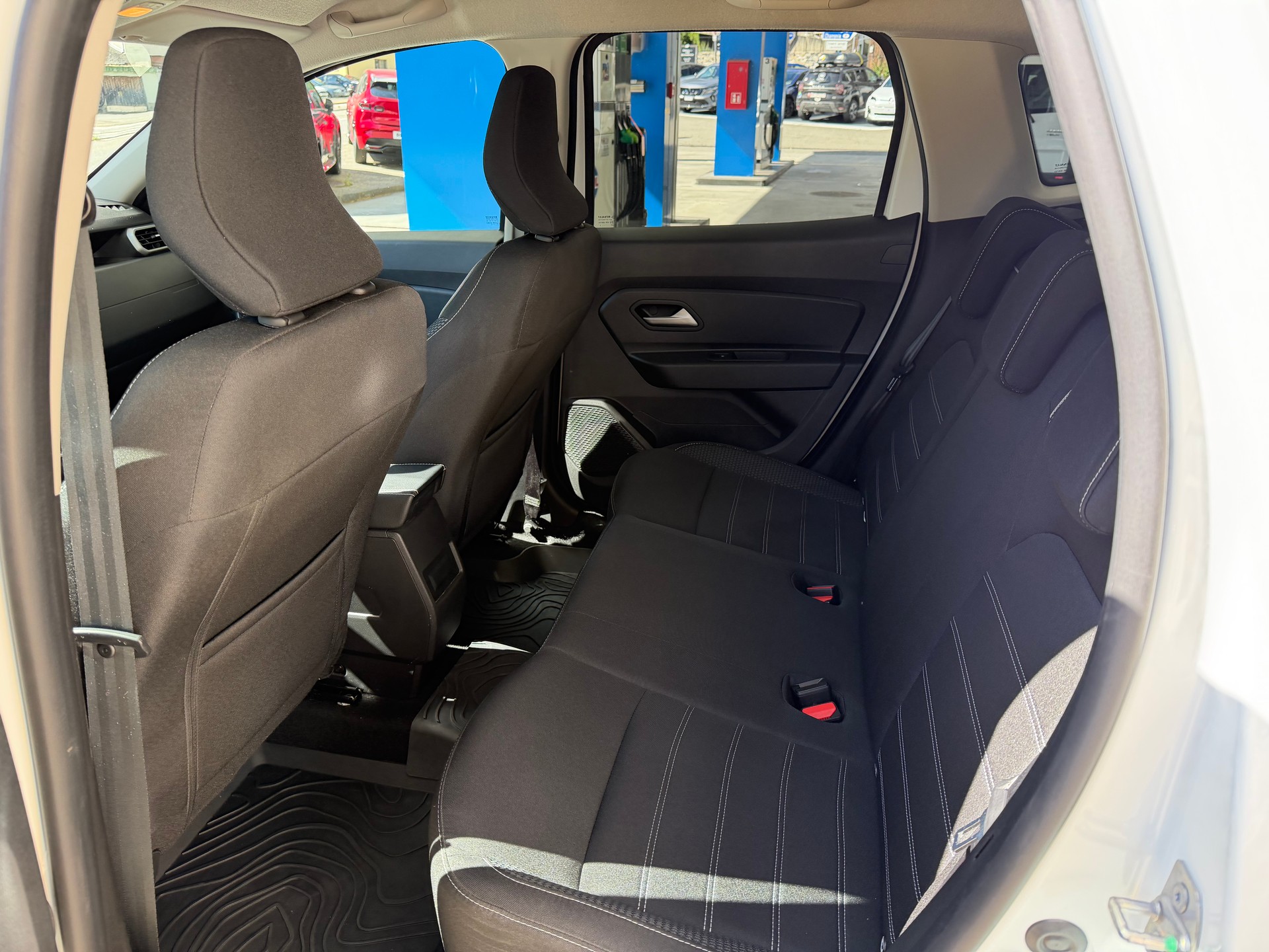 DACIA Duster Blue dCi 115 Journey 4x4-image-6