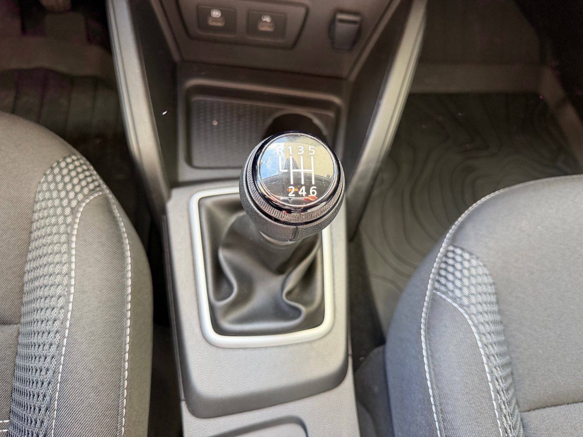DACIA Duster Blue dCi 115 Journey 4x4-image-14