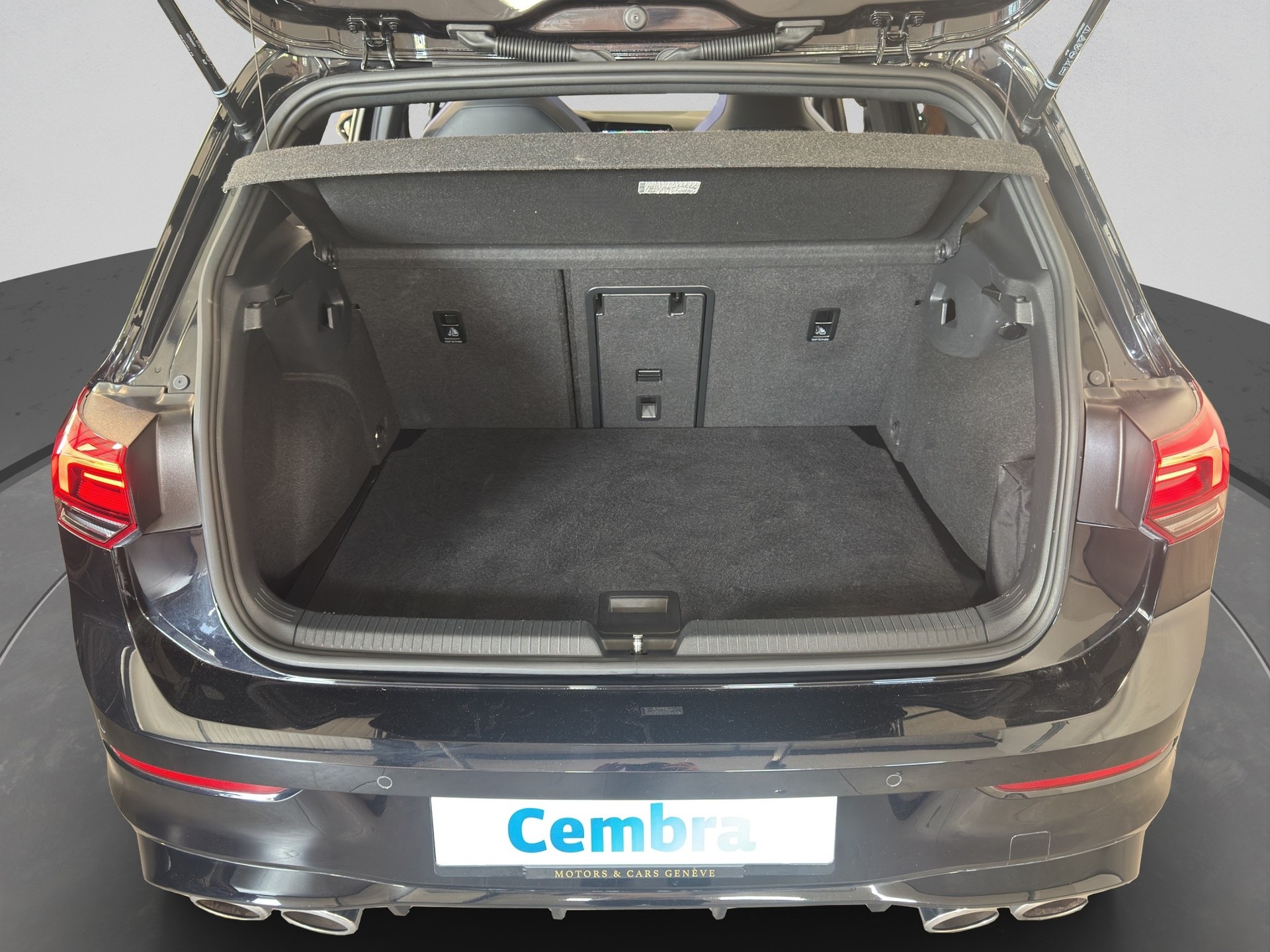 VW Golf 2.0 TSI R DSG 4Motion R Performance-image-16