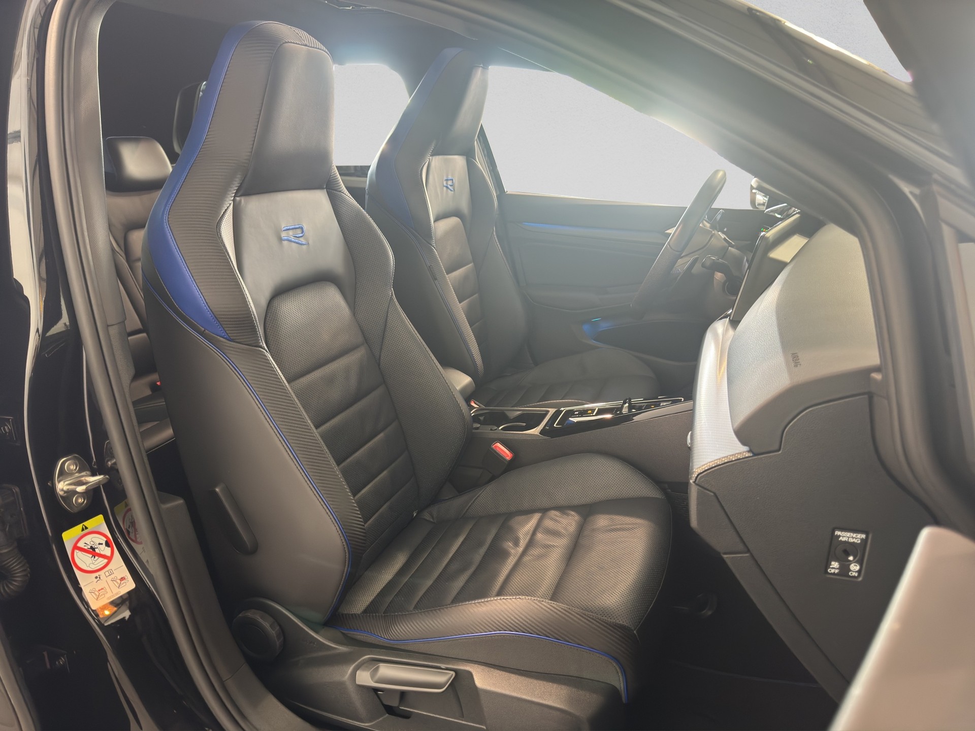 VW Golf 2.0 TSI R DSG 4Motion R Performance-image-15