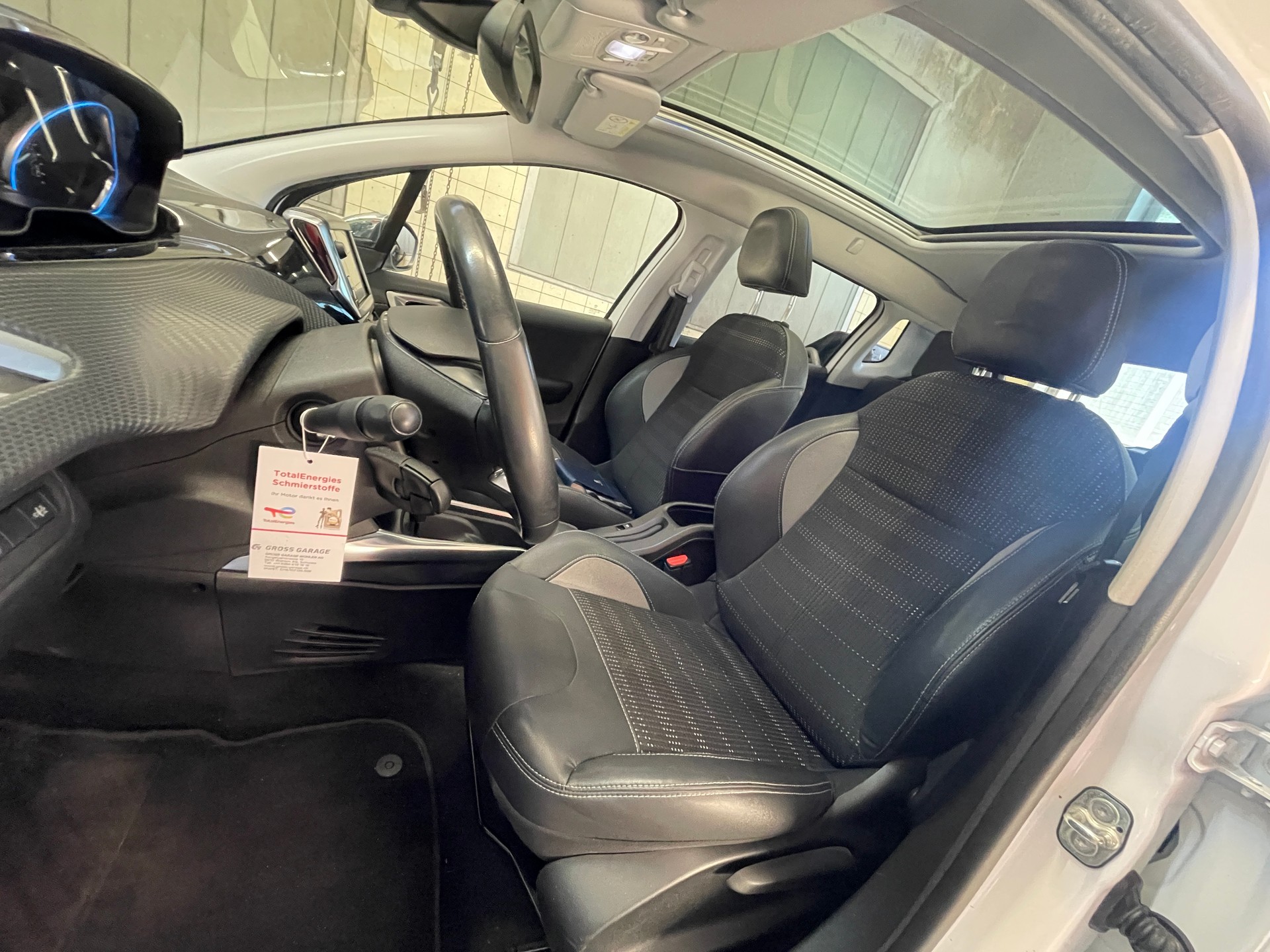 PEUGEOT 2008 1.6 VTI Allure Automatic-image-6