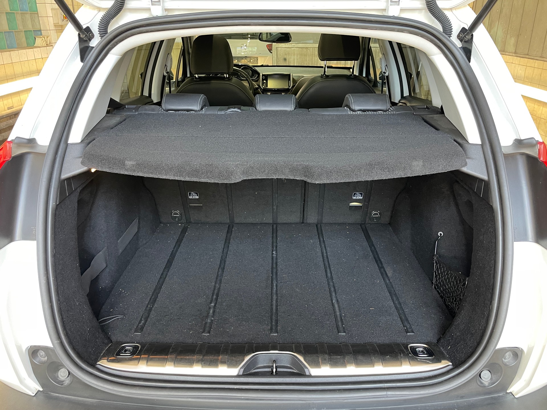 PEUGEOT 2008 1.6 VTI Allure Automatic-image-14