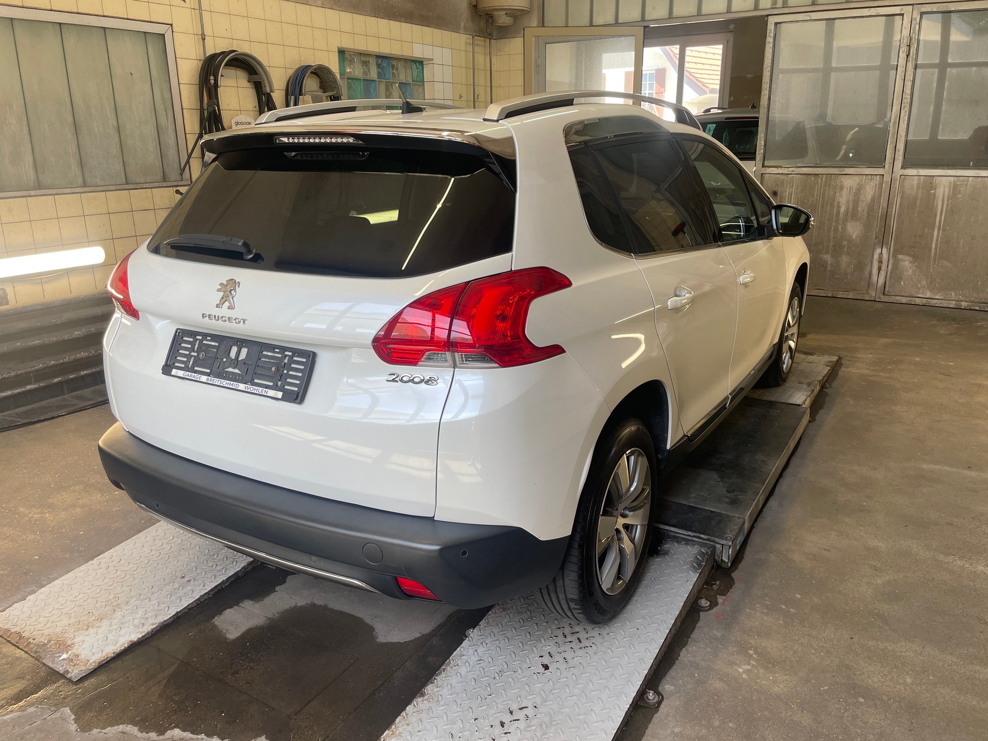 PEUGEOT 2008 1.6 VTI Allure Automatic-image-2