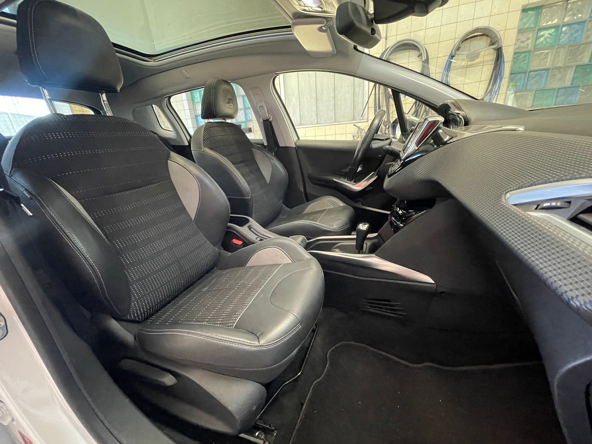 PEUGEOT 2008 1.6 VTI Allure Automatic-image-12