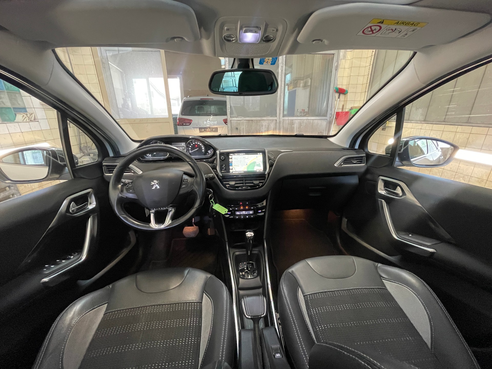 PEUGEOT 2008 1.6 VTI Allure Automatic-image-9