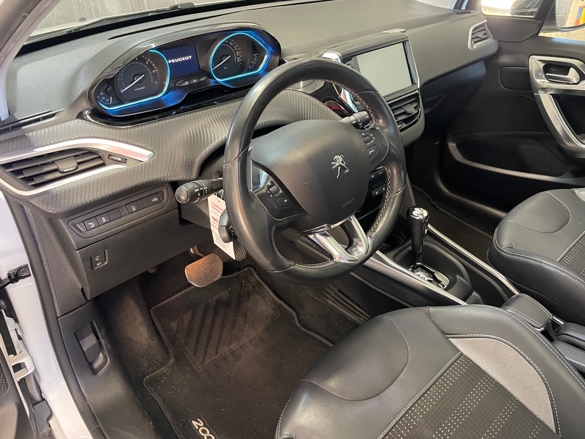 PEUGEOT 2008 1.6 VTI Allure Automatic-image-7