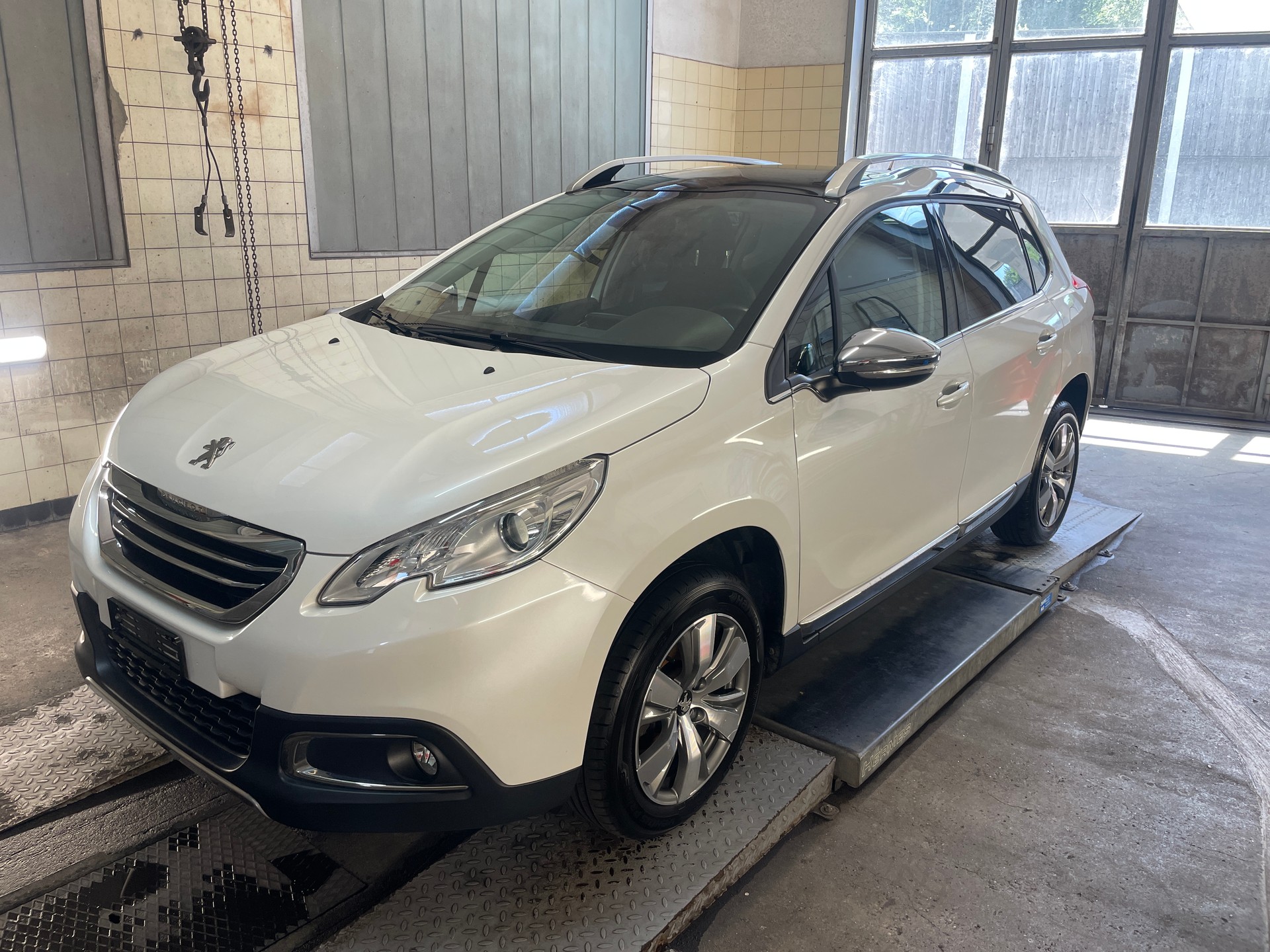 PEUGEOT 2008 1.6 VTI Allure Automatic-image-0
