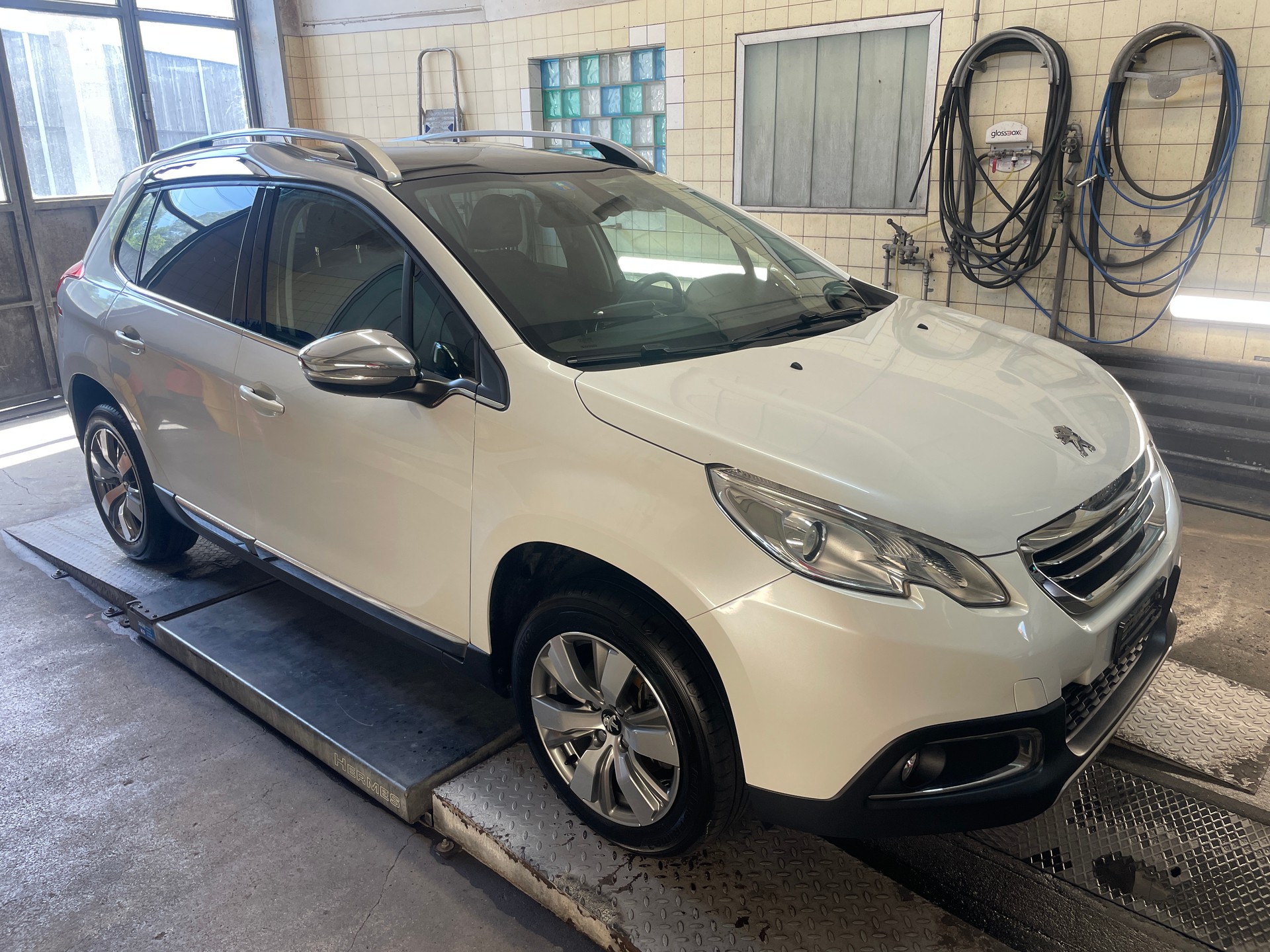 PEUGEOT 2008 1.6 VTI Allure Automatic-image-3