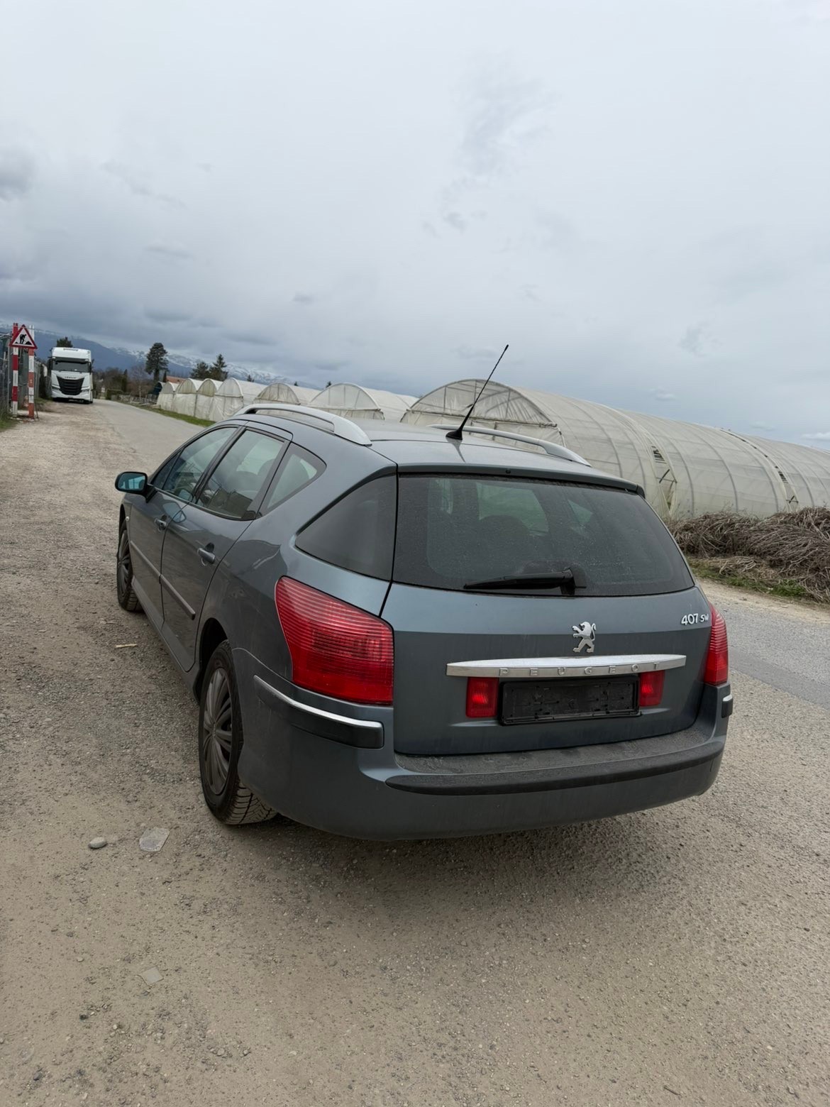 PEUGEOT 407 1.6 HDI Confort Automatic-image-4