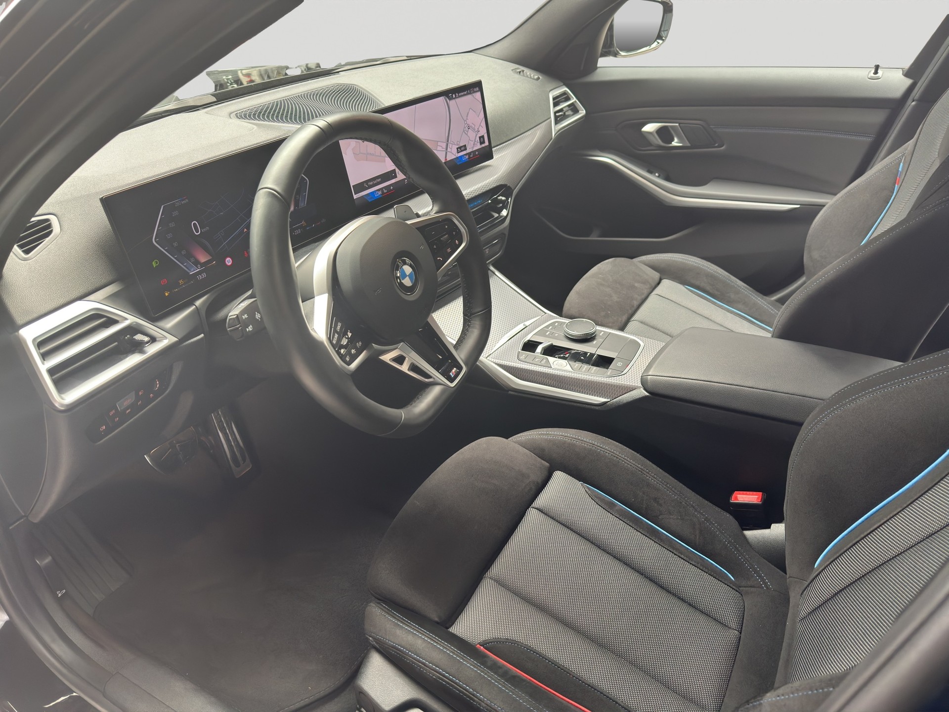 BMW 330i Touring xDrive Steptronic M Sport-image-6
