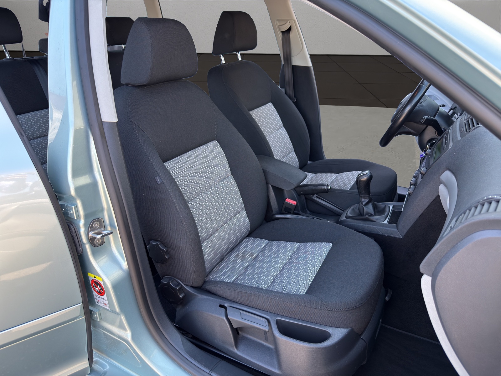 SKODA Octavia Combi 1.4 TSI Ambition-image-16