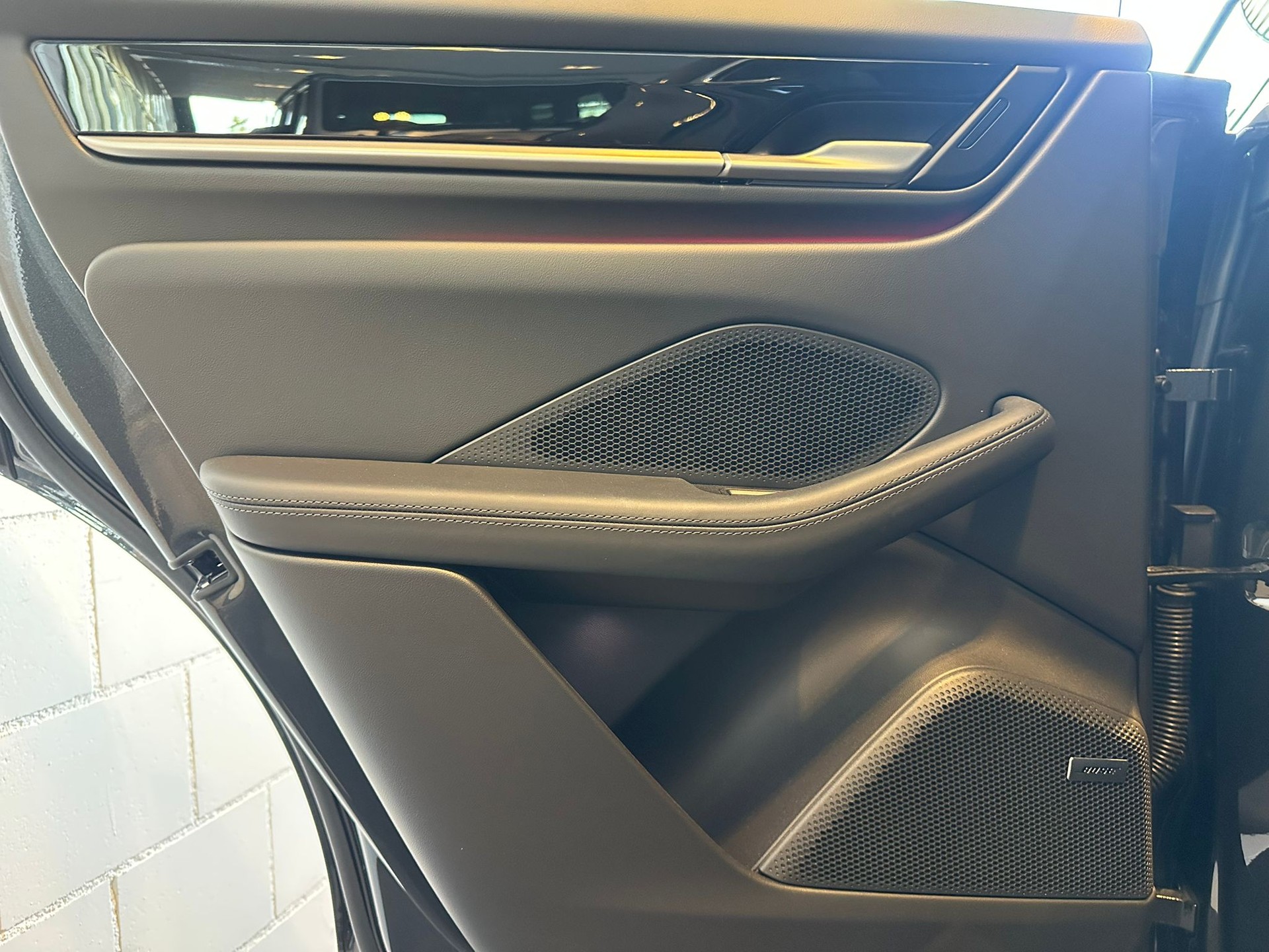 PORSCHE Macan 4 S 100kWh-image-24