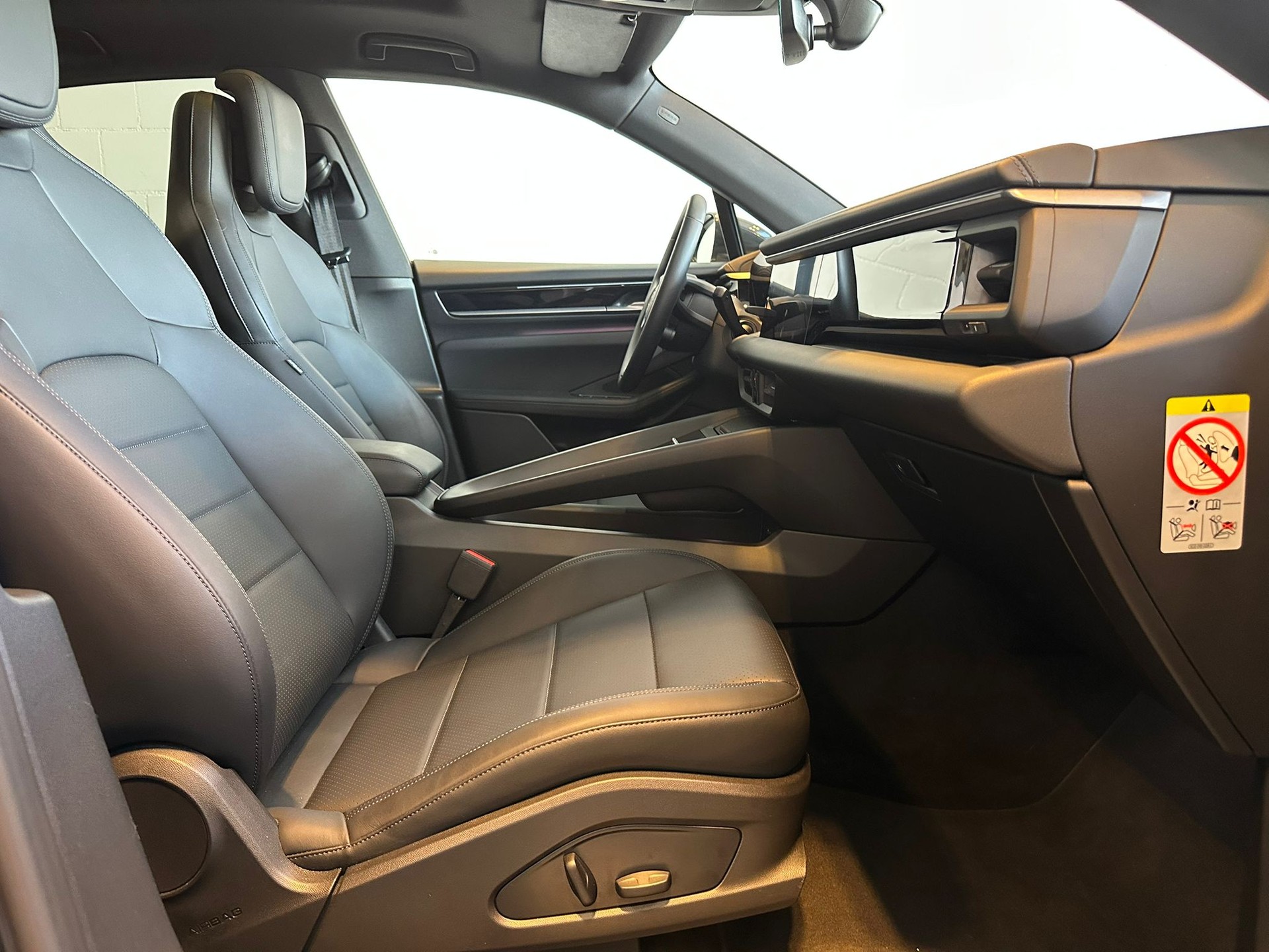 PORSCHE Macan 4 S 100kWh-image-7