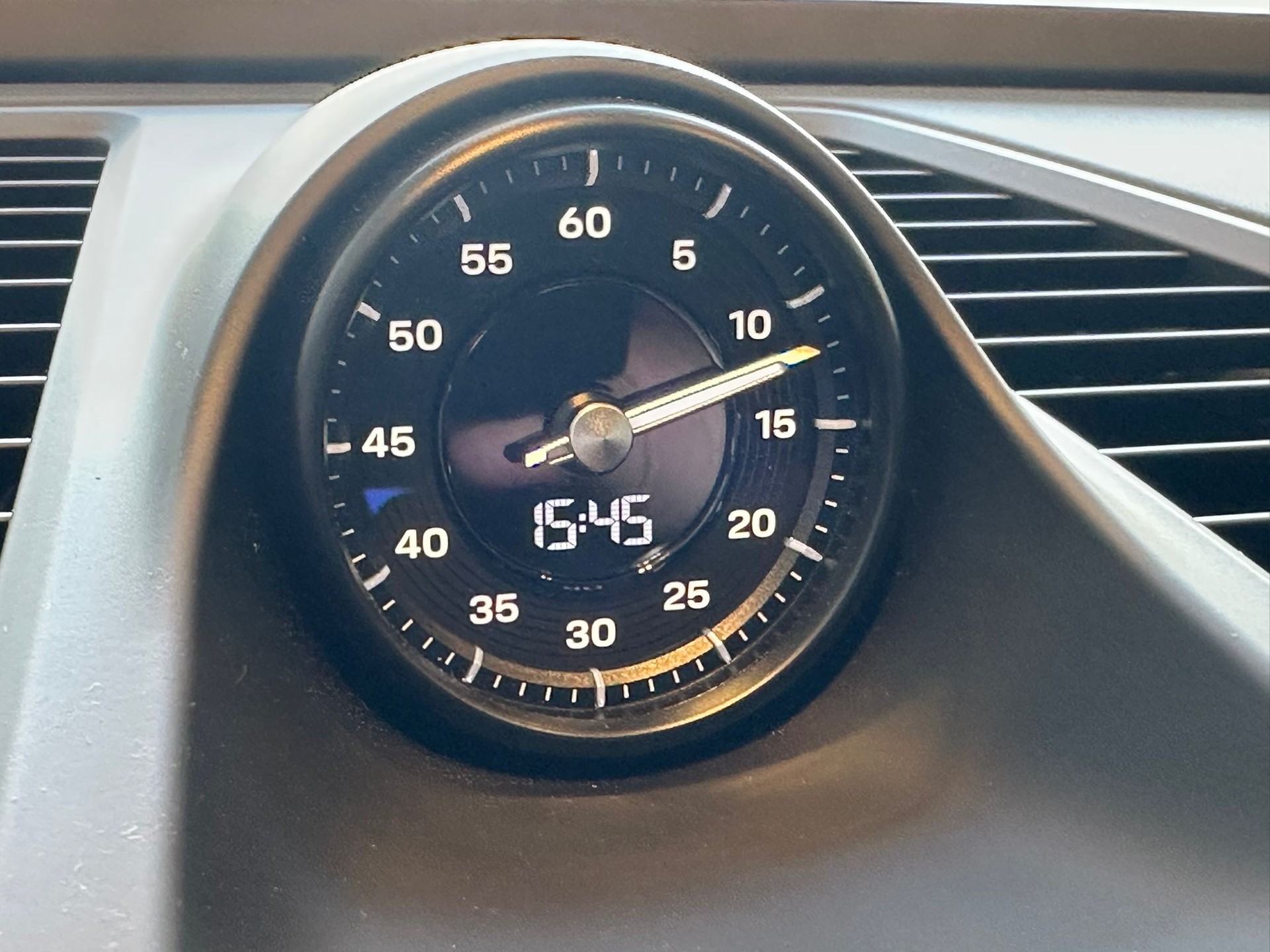 PORSCHE Macan 4 S 100kWh-image-13