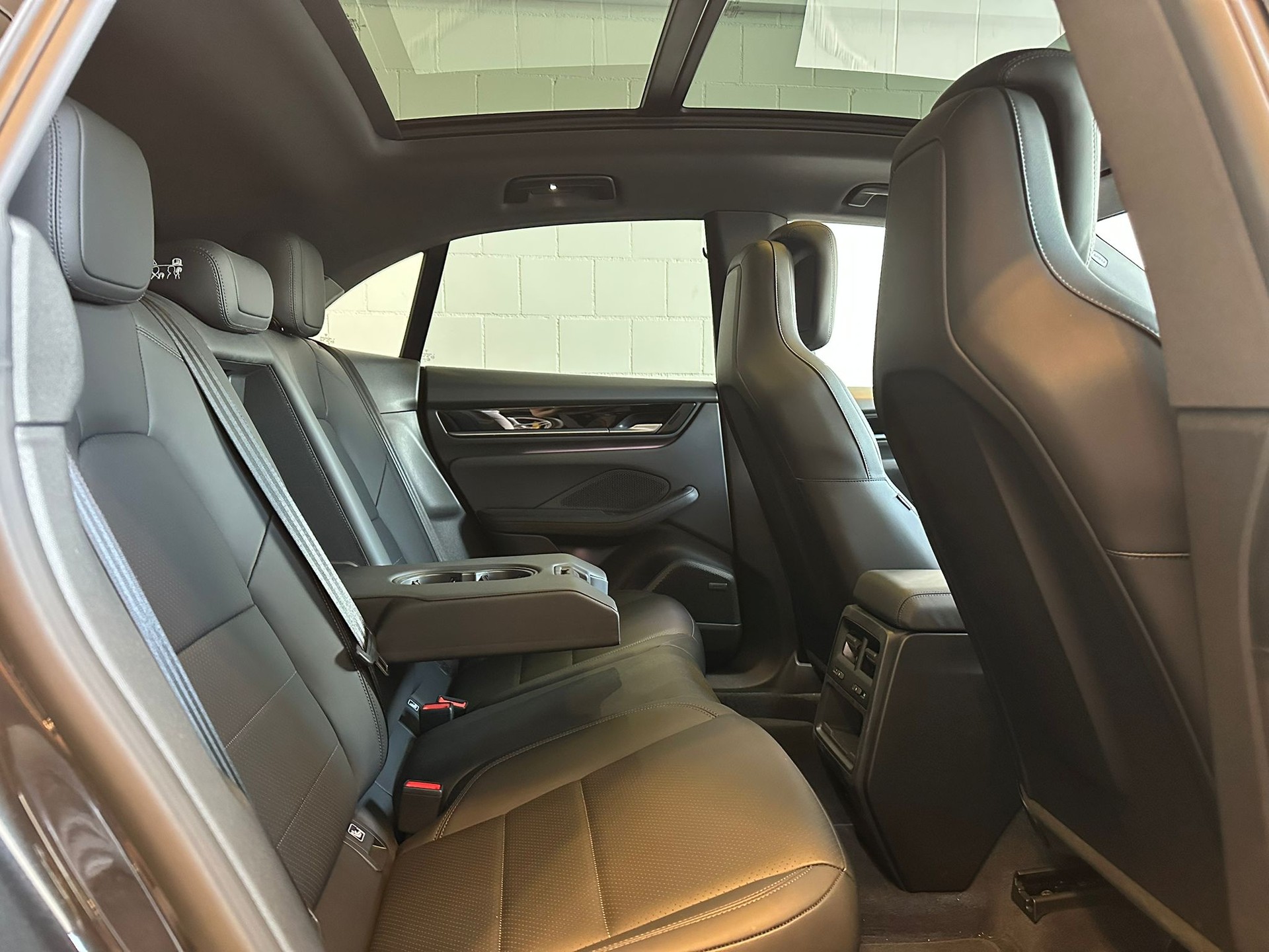 PORSCHE Macan 4 S 100kWh-image-10