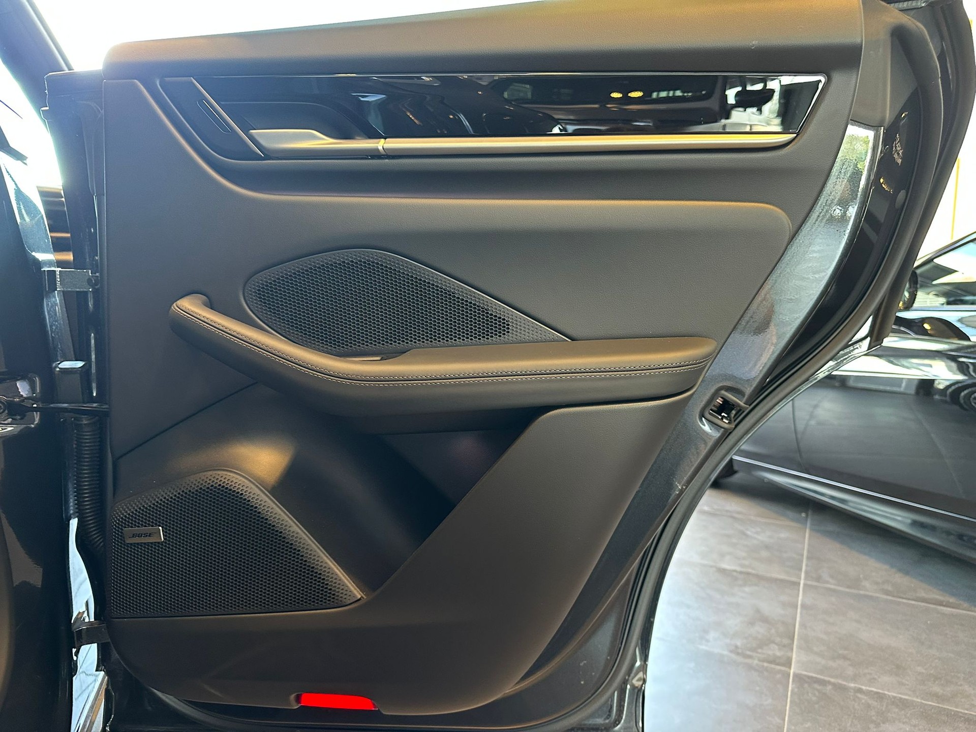 PORSCHE Macan 4 S 100kWh-image-26