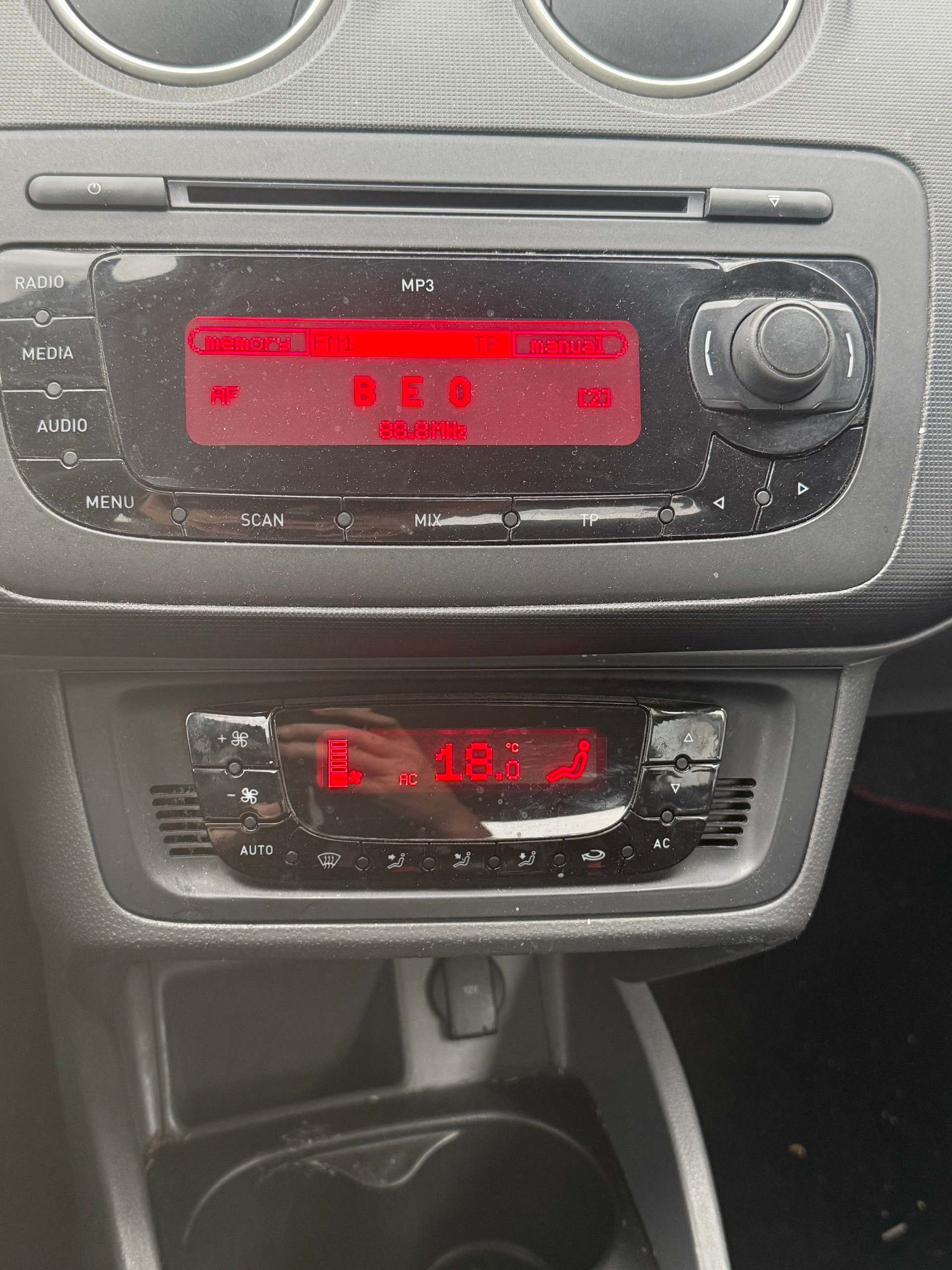 SEAT Ibiza 1.6 TDI Style-image-9