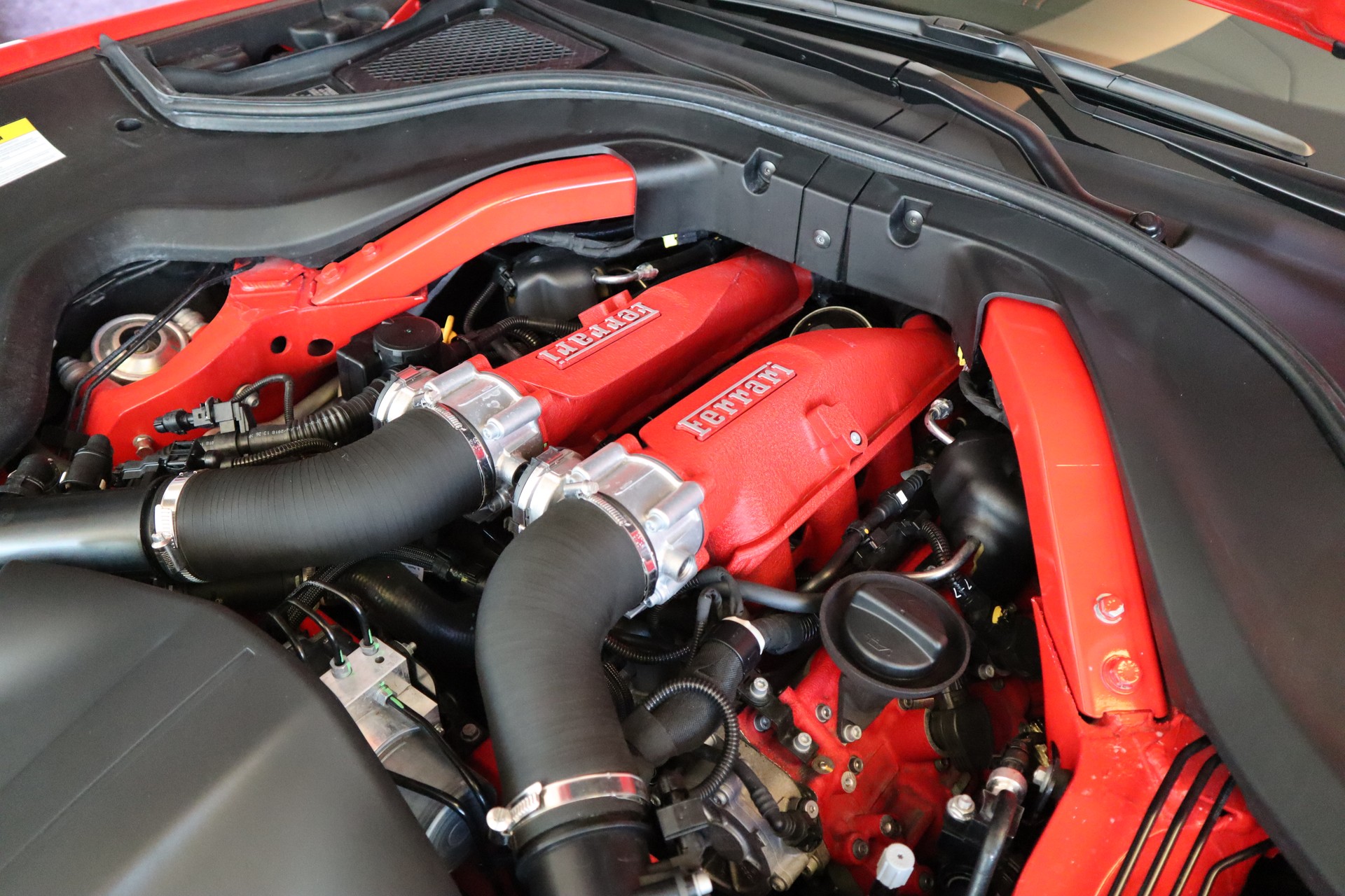 FERRARI Portofino 3.9 V8 T-image-30