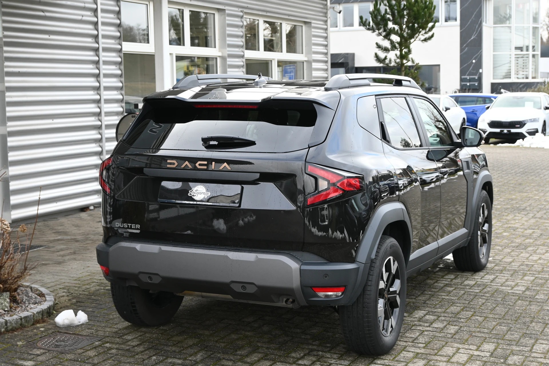 DACIA Duster 1.6 HEV 140PS Extreme Automat-image-7