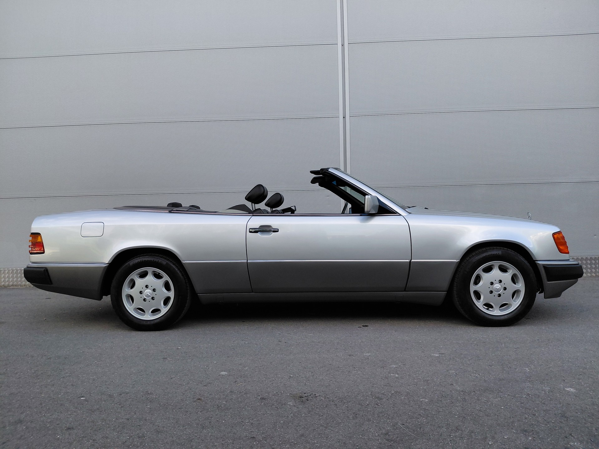 MERCEDES-BENZ 300 CE-24-image-4