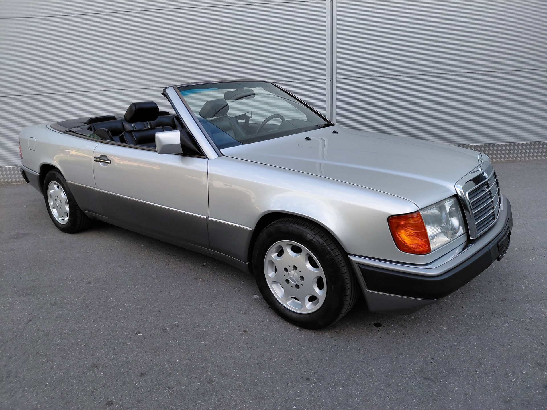 MERCEDES-BENZ 300 CE-24-image-3