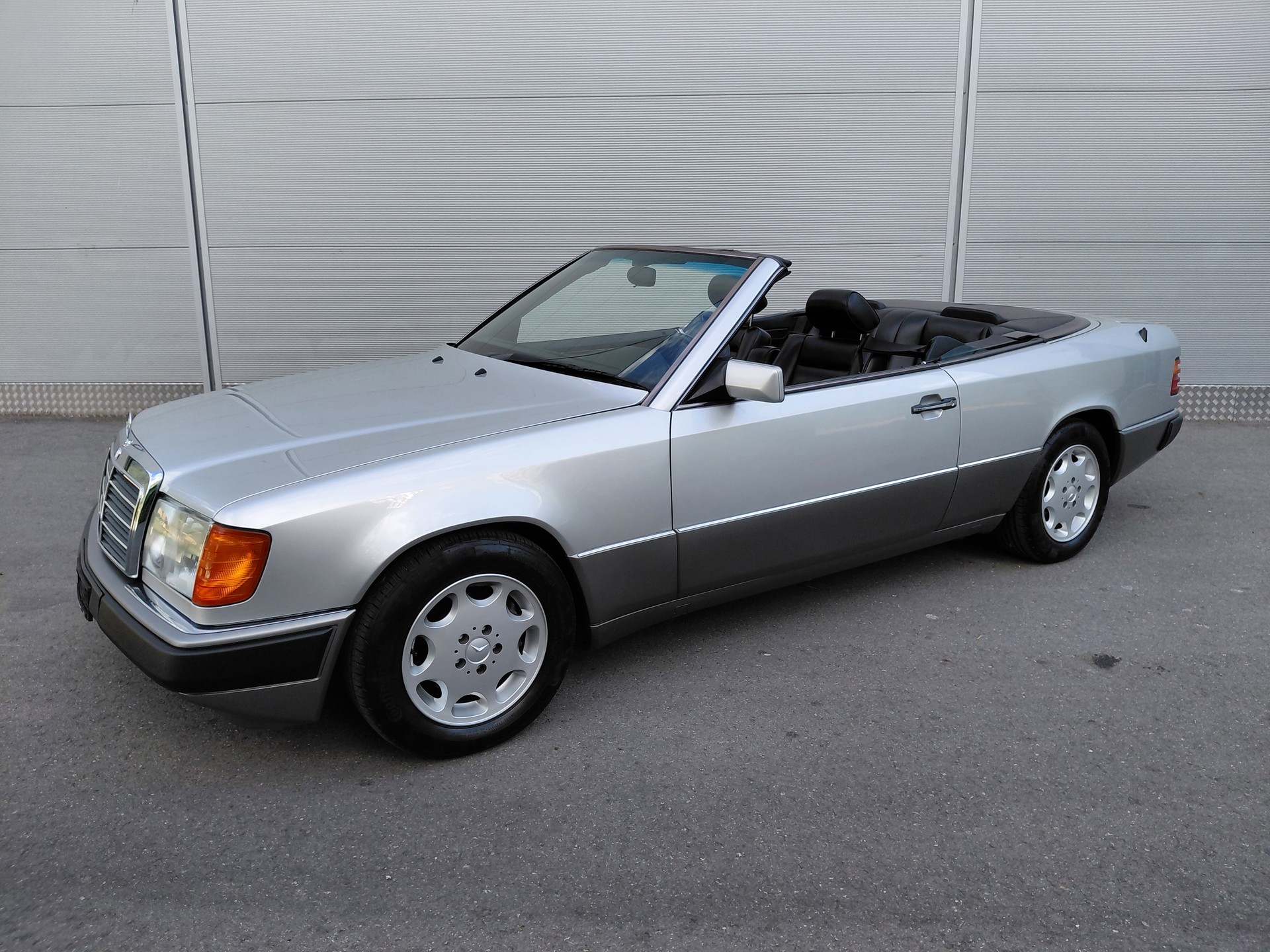 MERCEDES-BENZ 300 CE-24-image-0