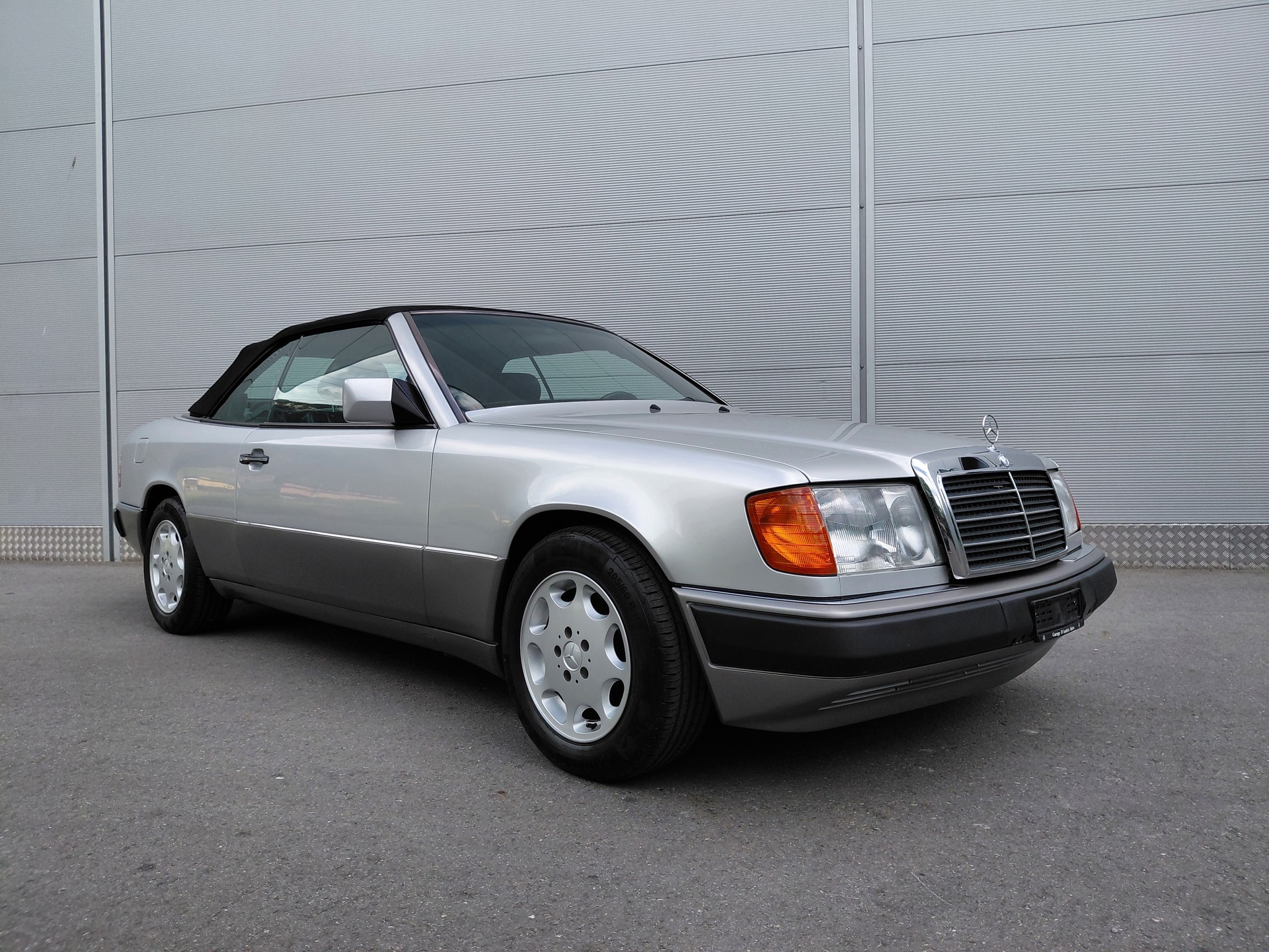 MERCEDES-BENZ 300 CE-24-image-10