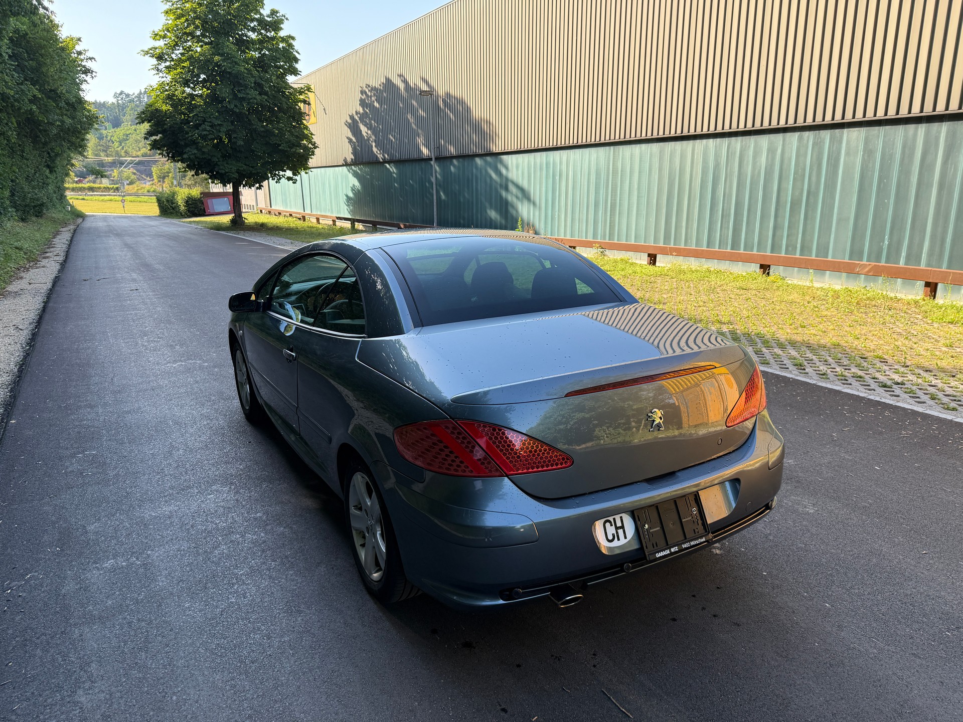 PEUGEOT Cabrio-image-11
