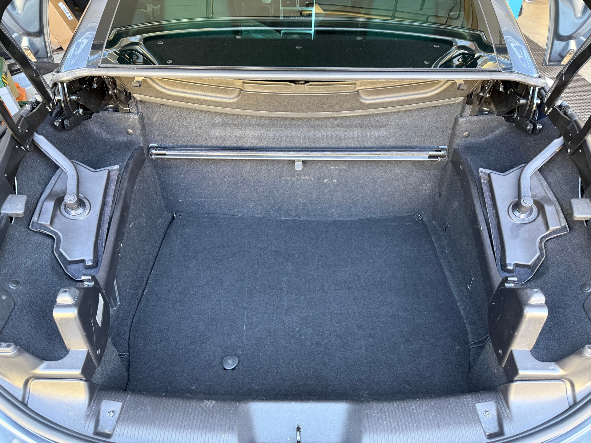 PEUGEOT Cabrio-image-14