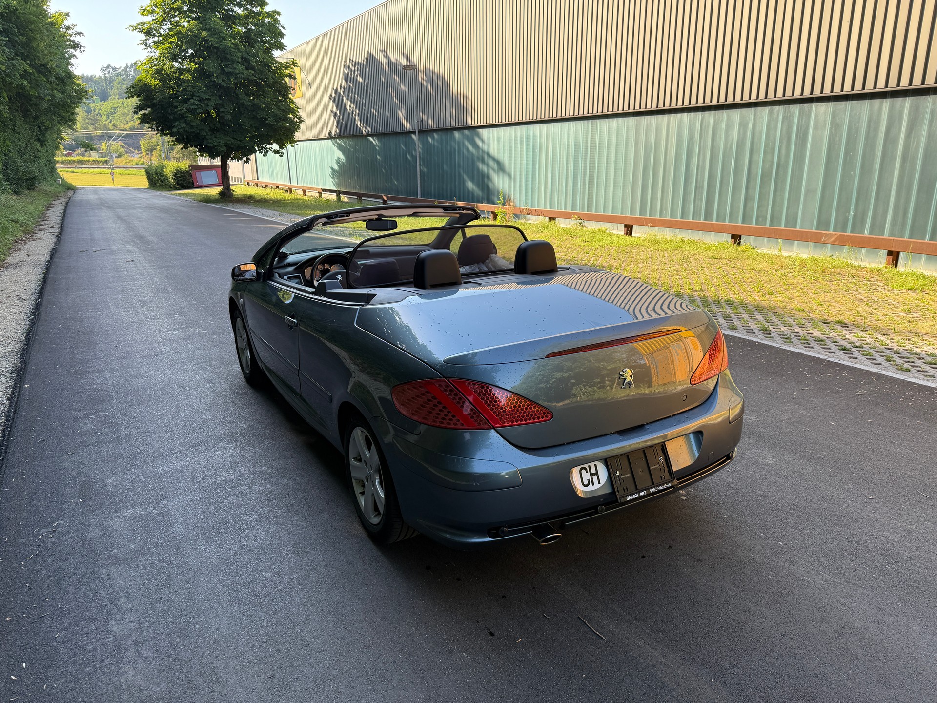 PEUGEOT Cabrio-image-4