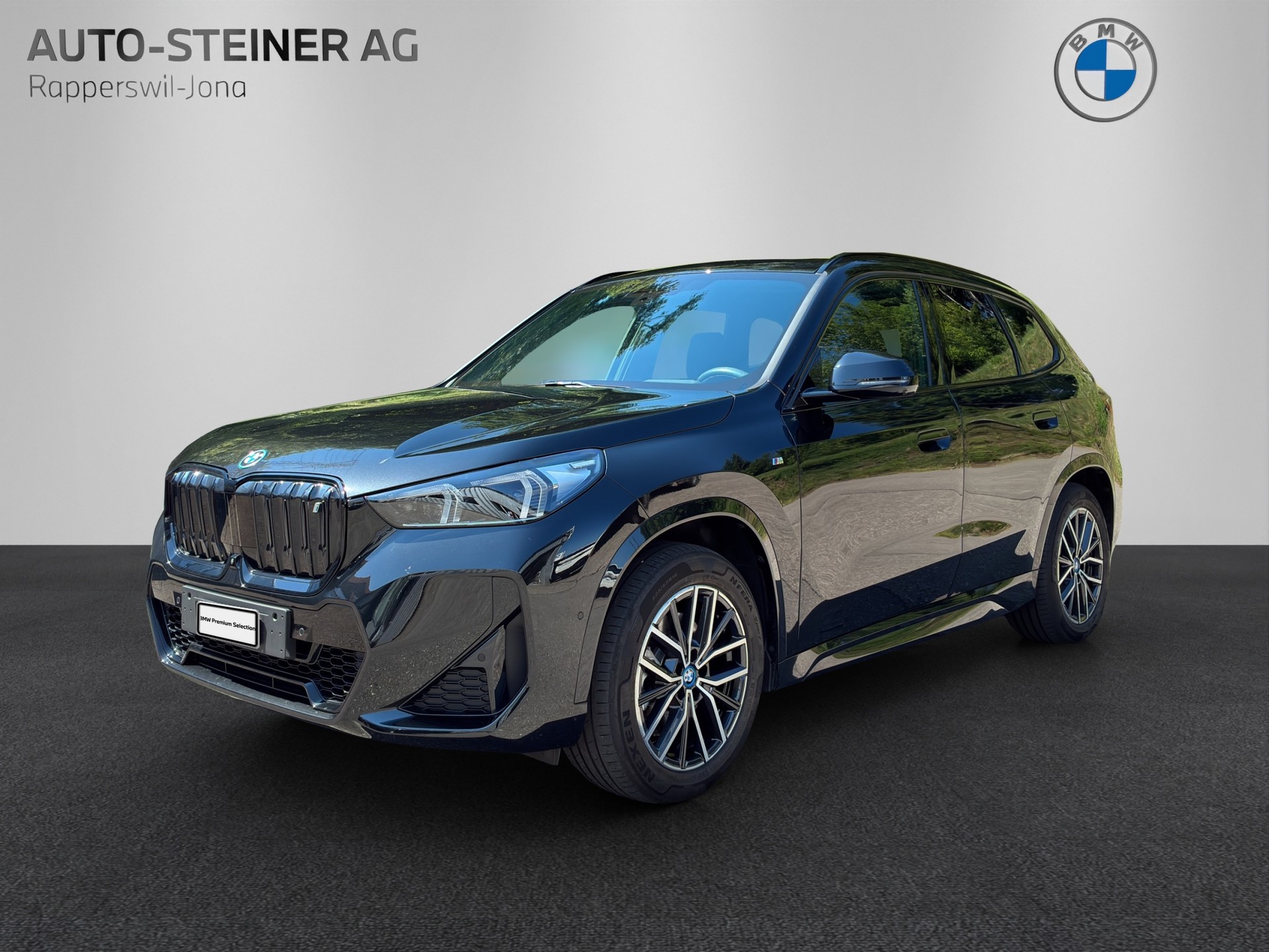 BMW iX1 xDrive 30 M Sport-image-0